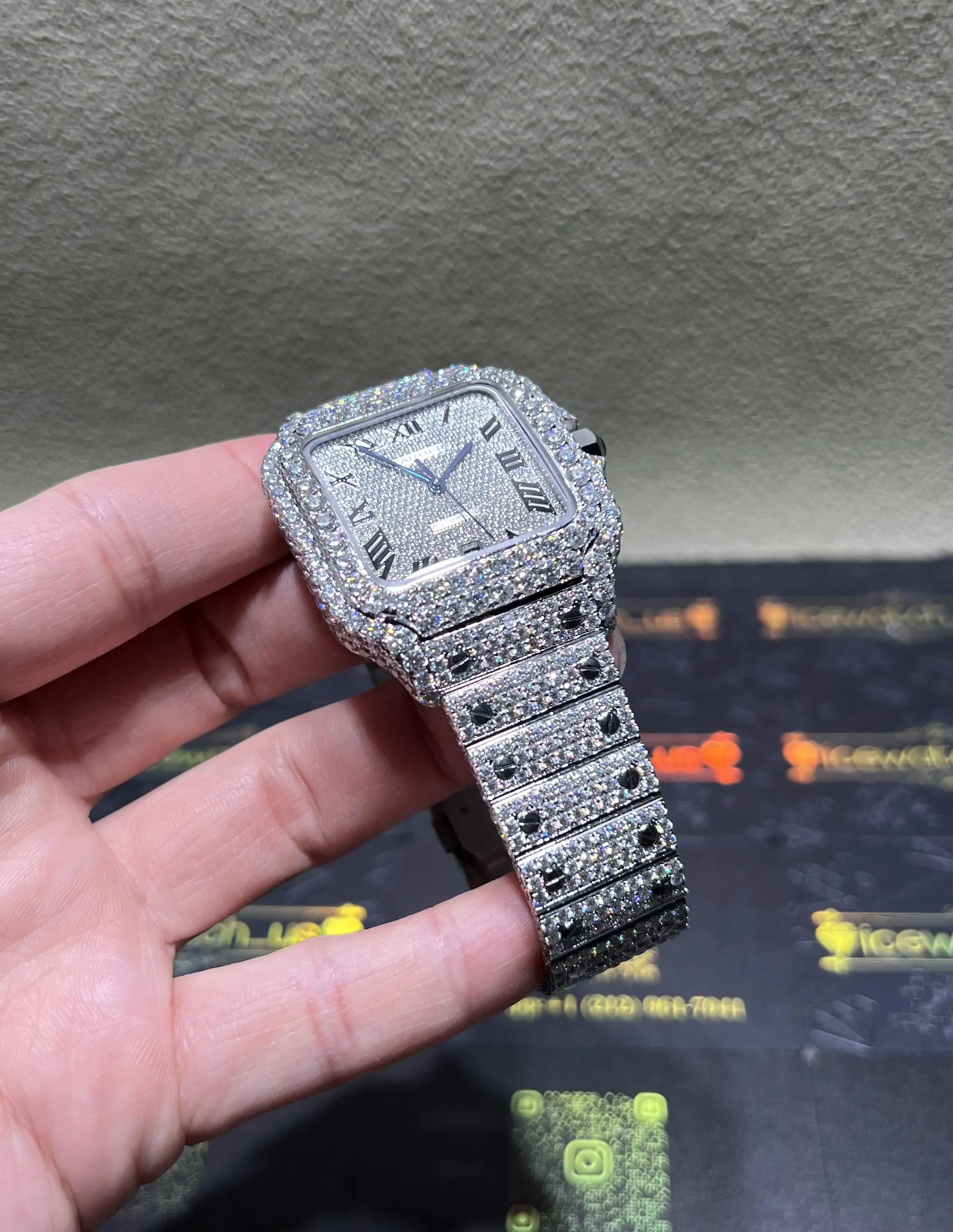 Santos 40mm Icedout Watch with Pavé Dial D1147519235 — view 3