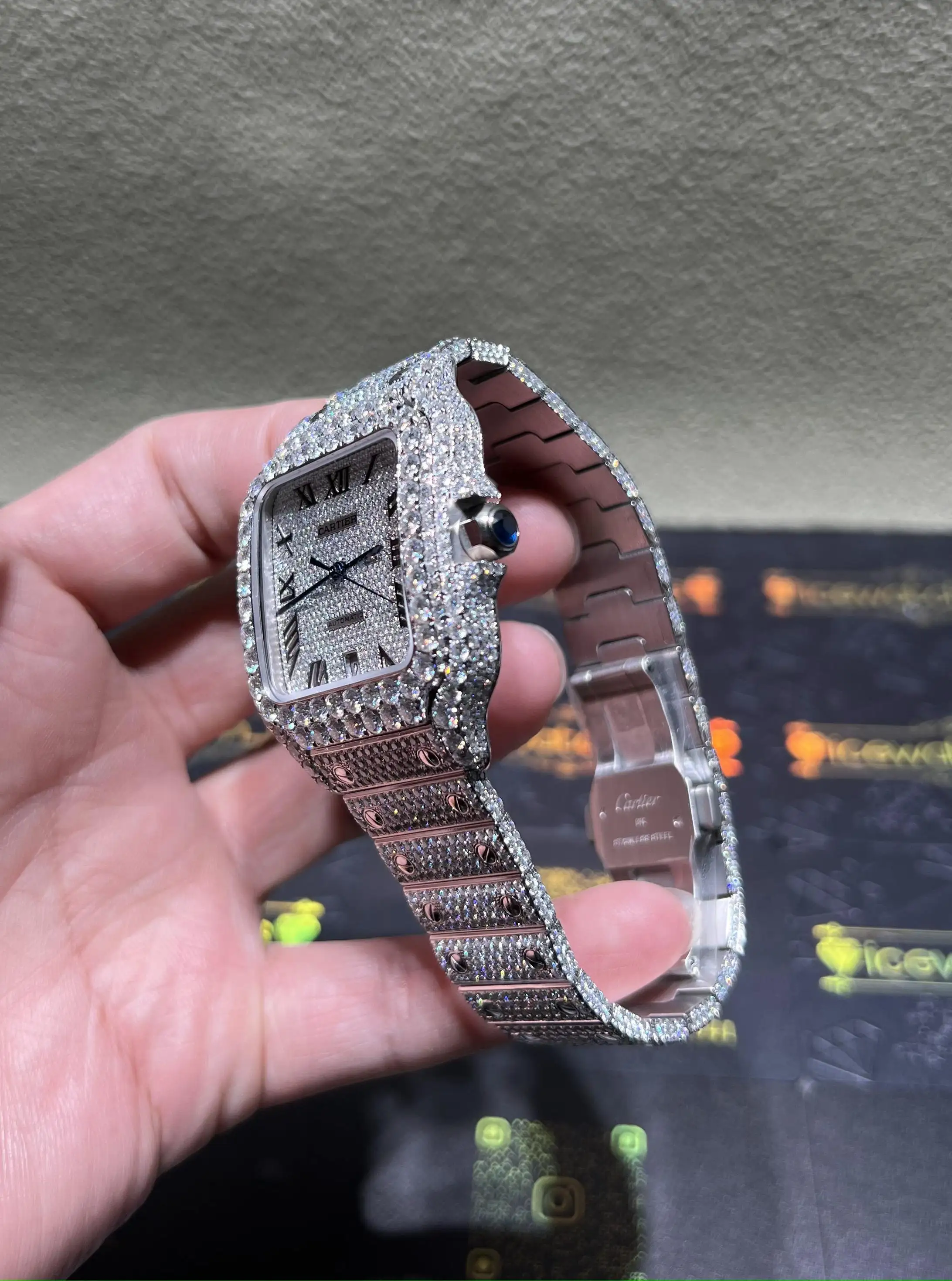 Santos de Cartier Icedout Watch with Pavé Dial D1147519236 — view 4