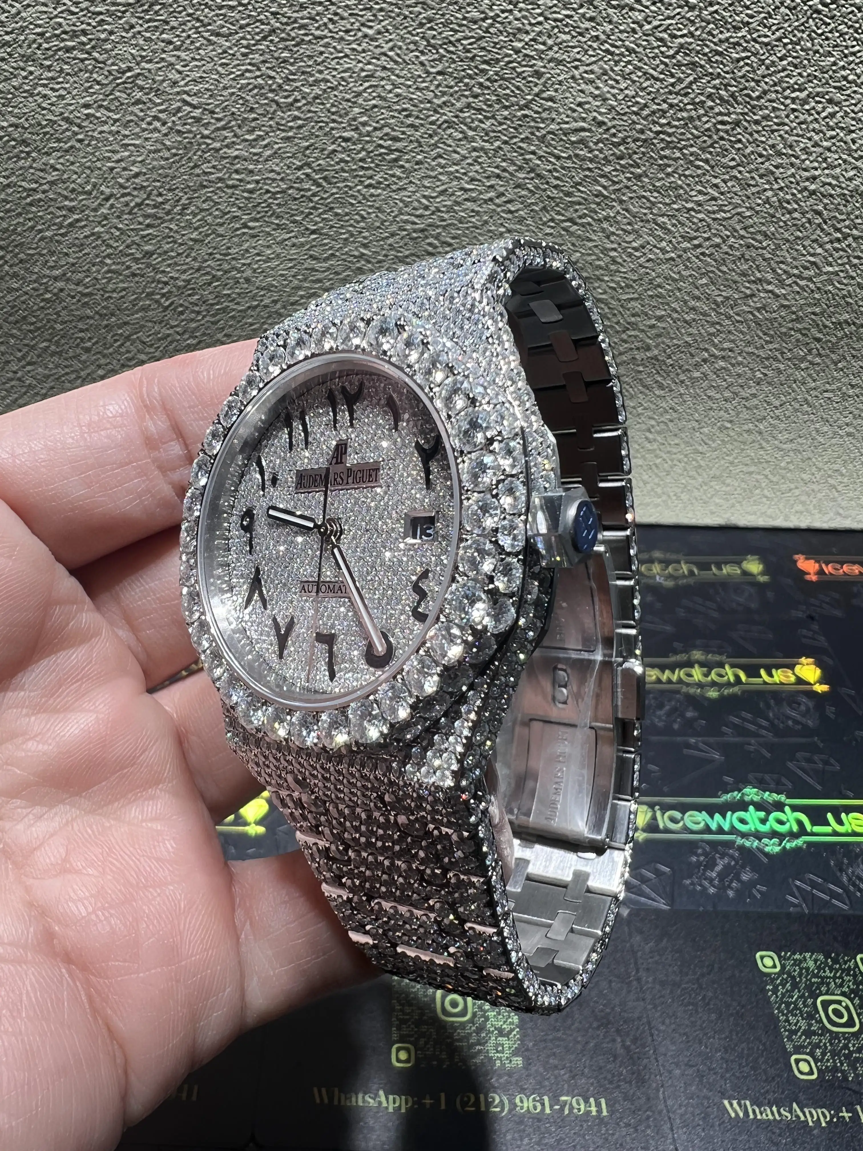 Royal Oak 15400 Icedout Watch with Arabic Dial D1147519237 — view 4