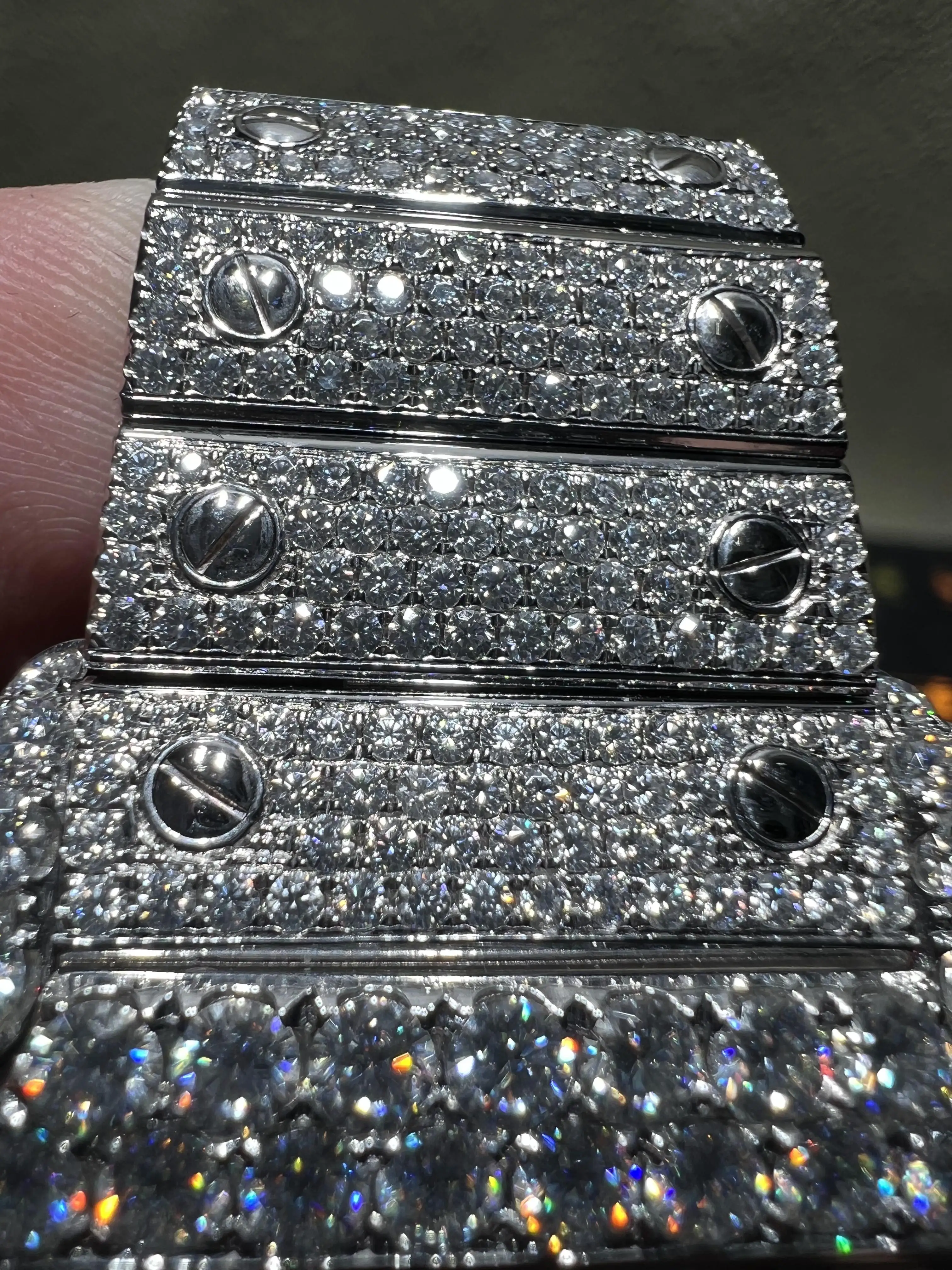 Santos de Cartier Icedout Watch with Pavé Dial D1147519236 — view 12