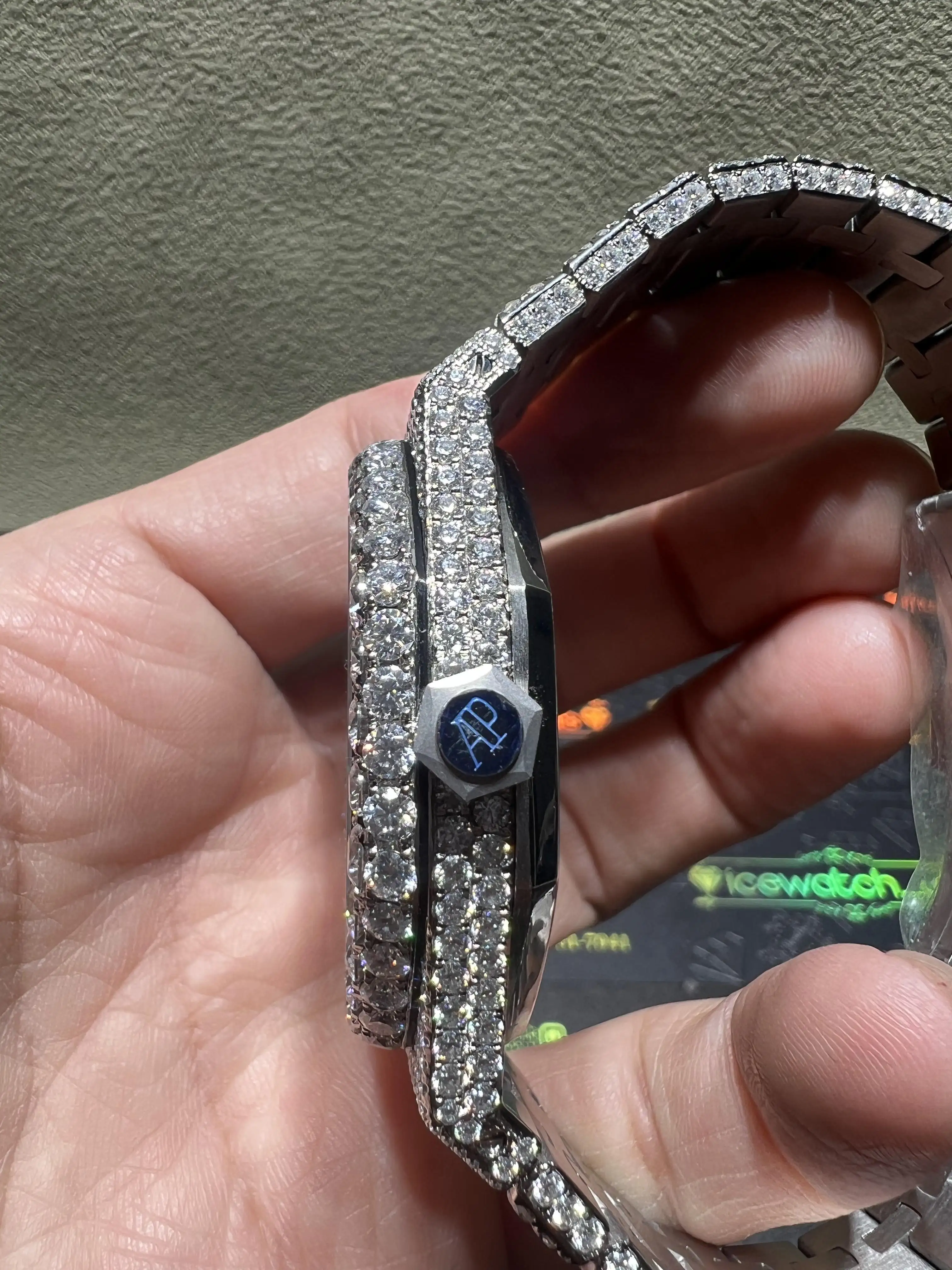 Royal Oak 15400 Icedout Watch with Arabic Dial D1147519237 — view 5