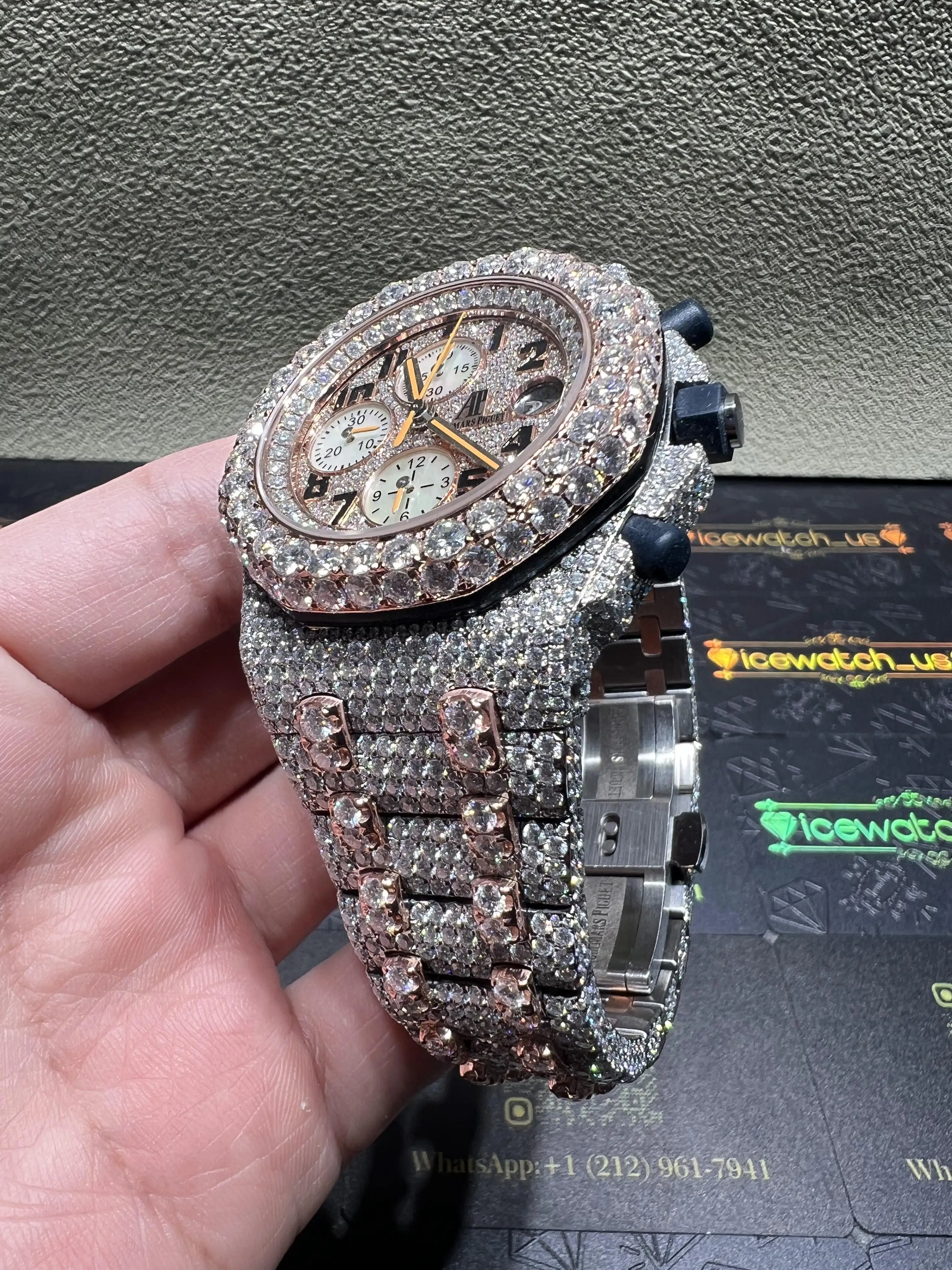 Royal Oak Offshore Icedout Chronograph Watch D1552519240 — view 4