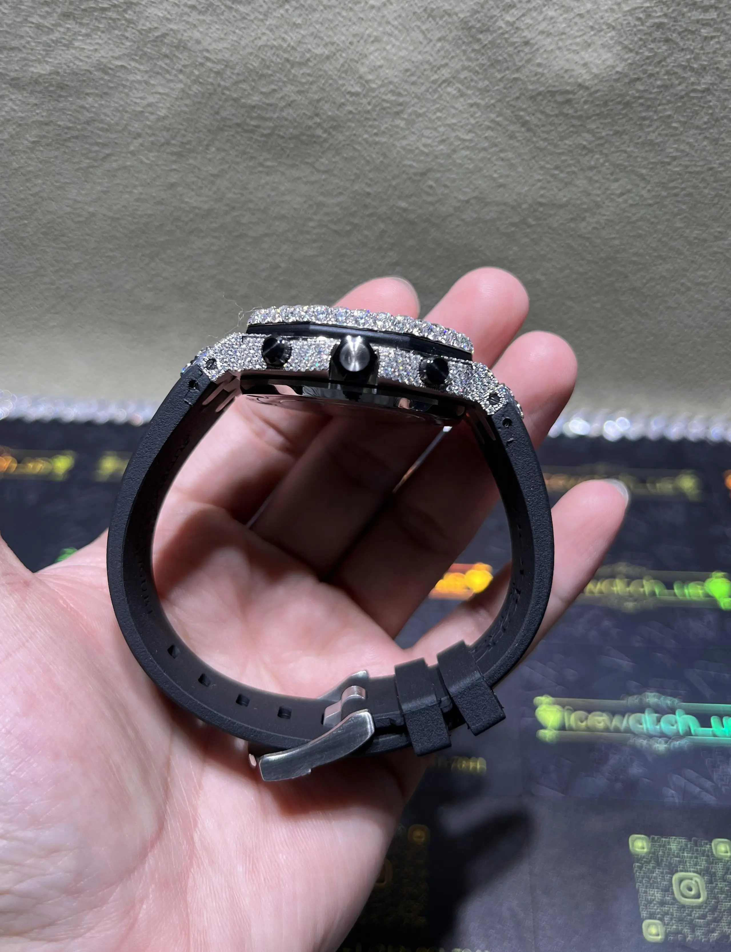 Royal Oak Offshore Icedout Chronograph Watch D877519244 — view 9