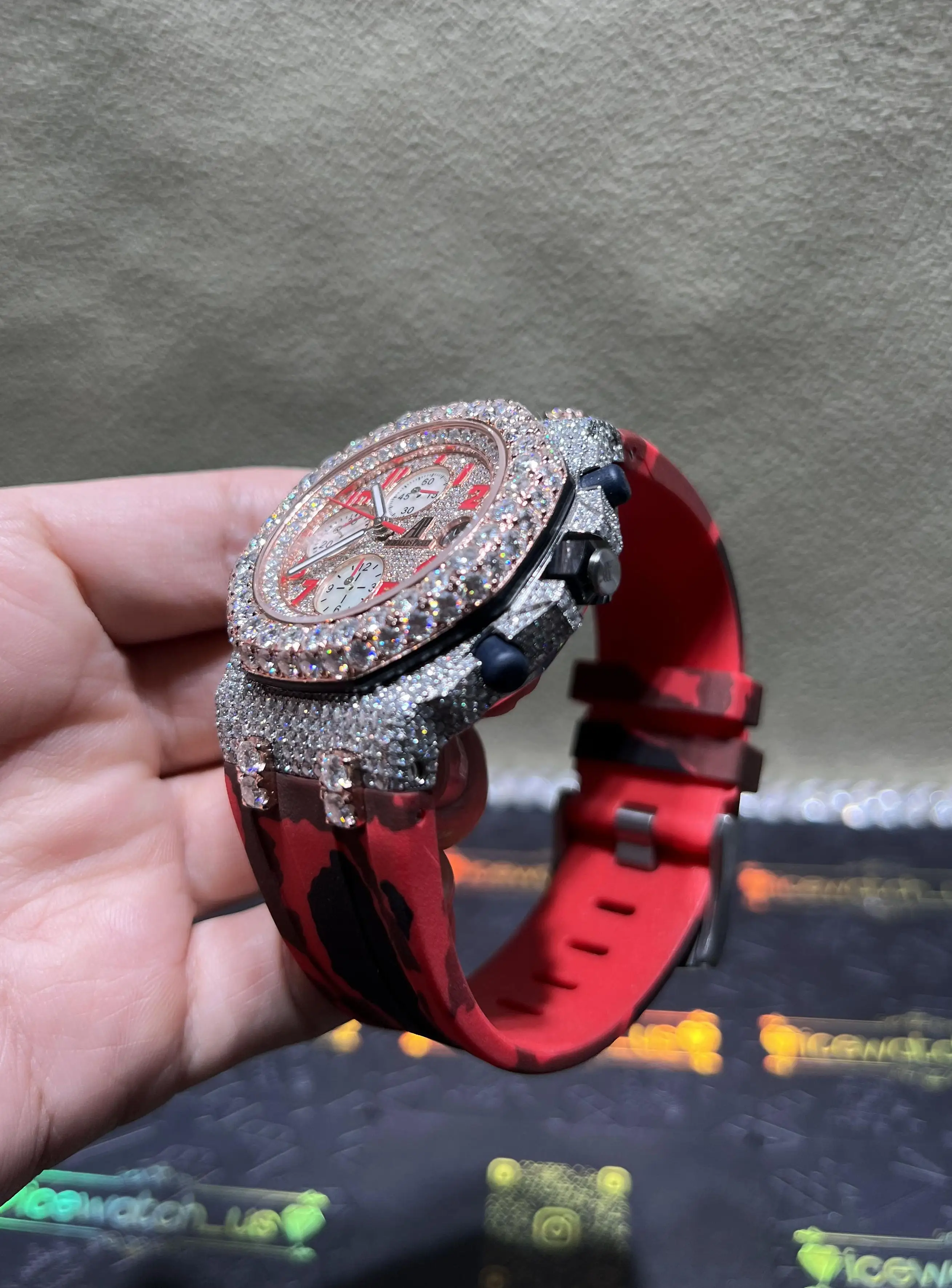 Royal Oak Offshore Pavé Dial Icedout Watch D877519243 — view 6