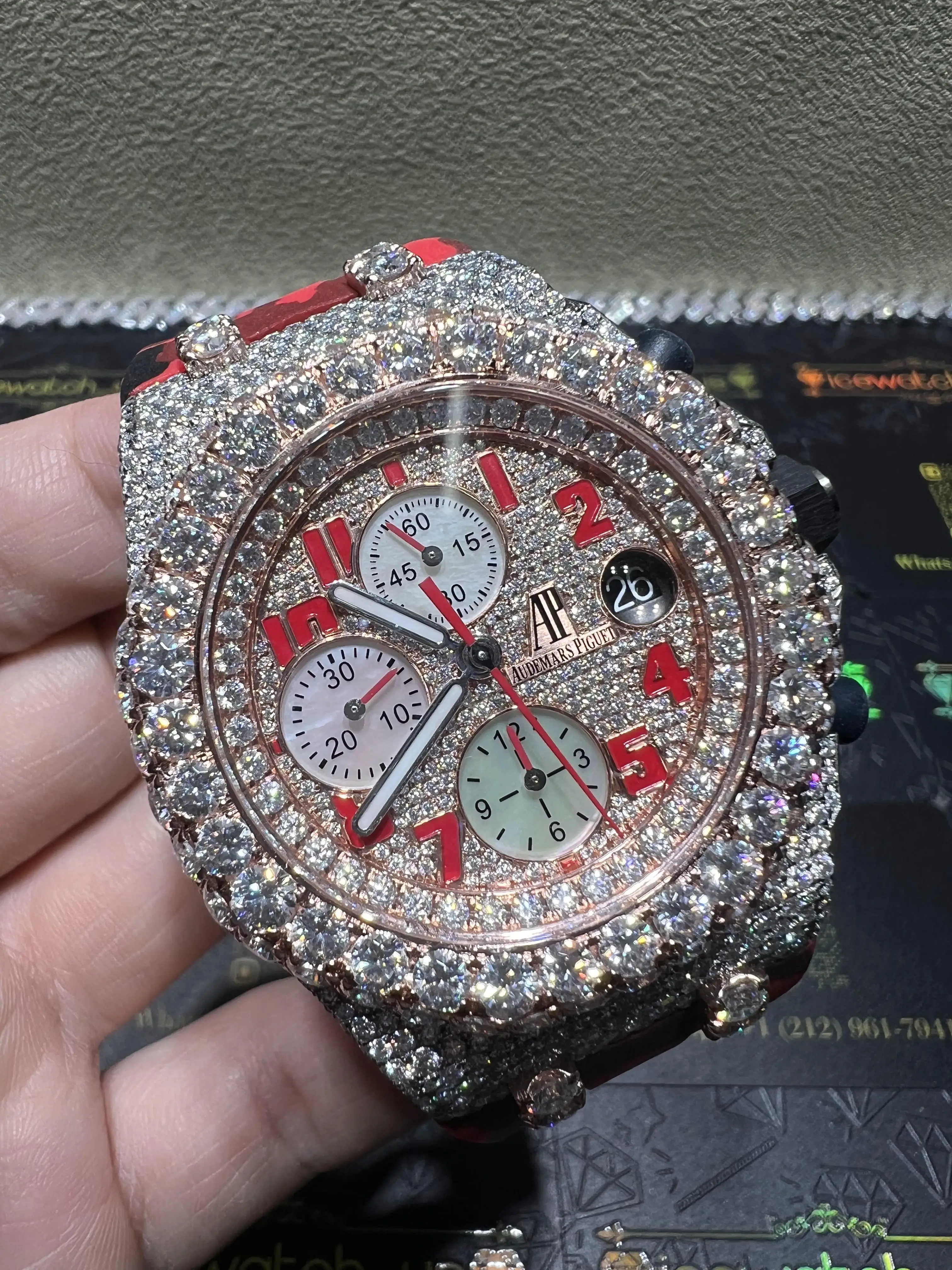 Royal Oak Offshore Pavé Dial Icedout Watch D877519243 — view 11