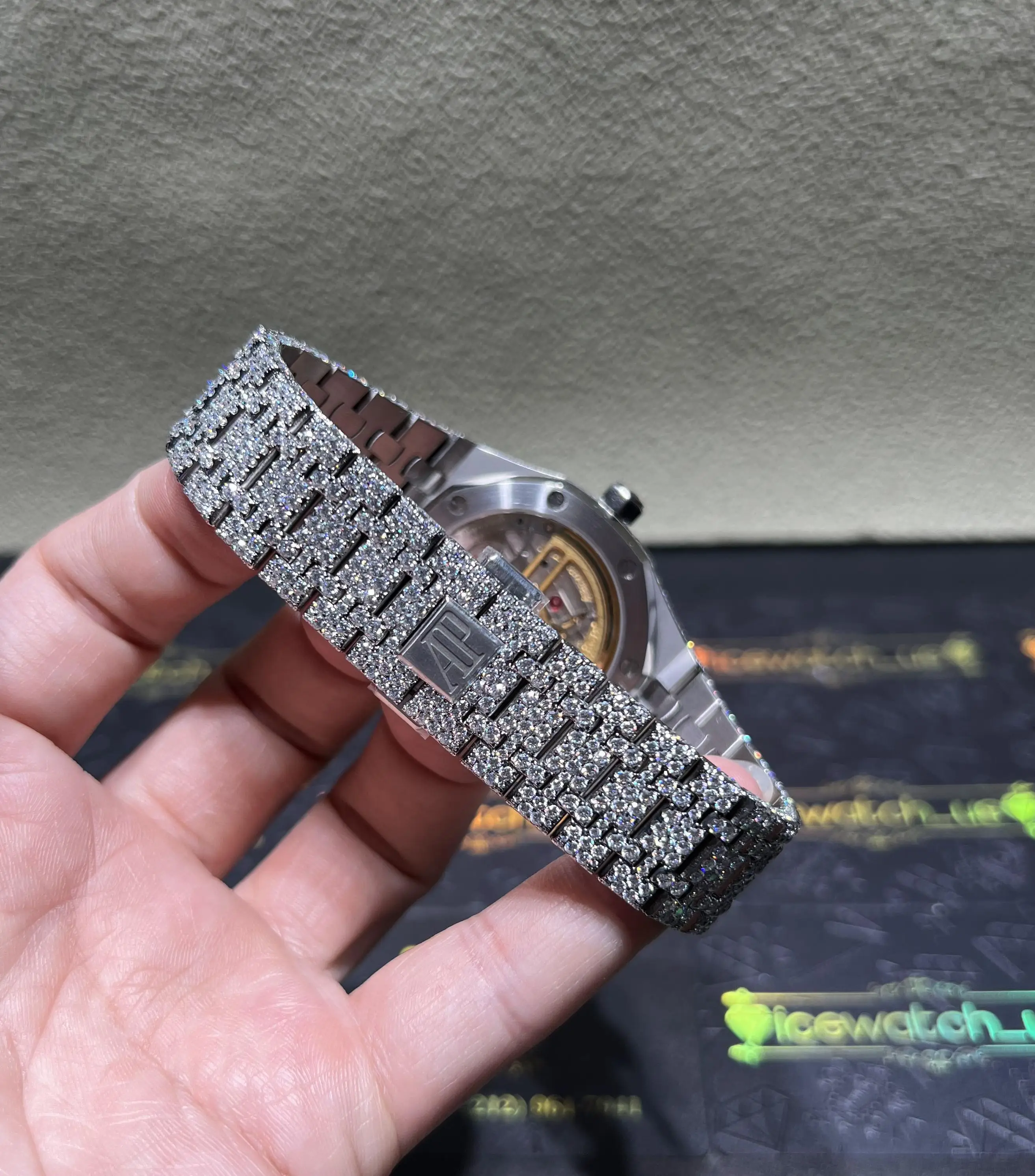 Royal Oak 15500 Full Pavé Icedout Watch D1147519245 — view 7