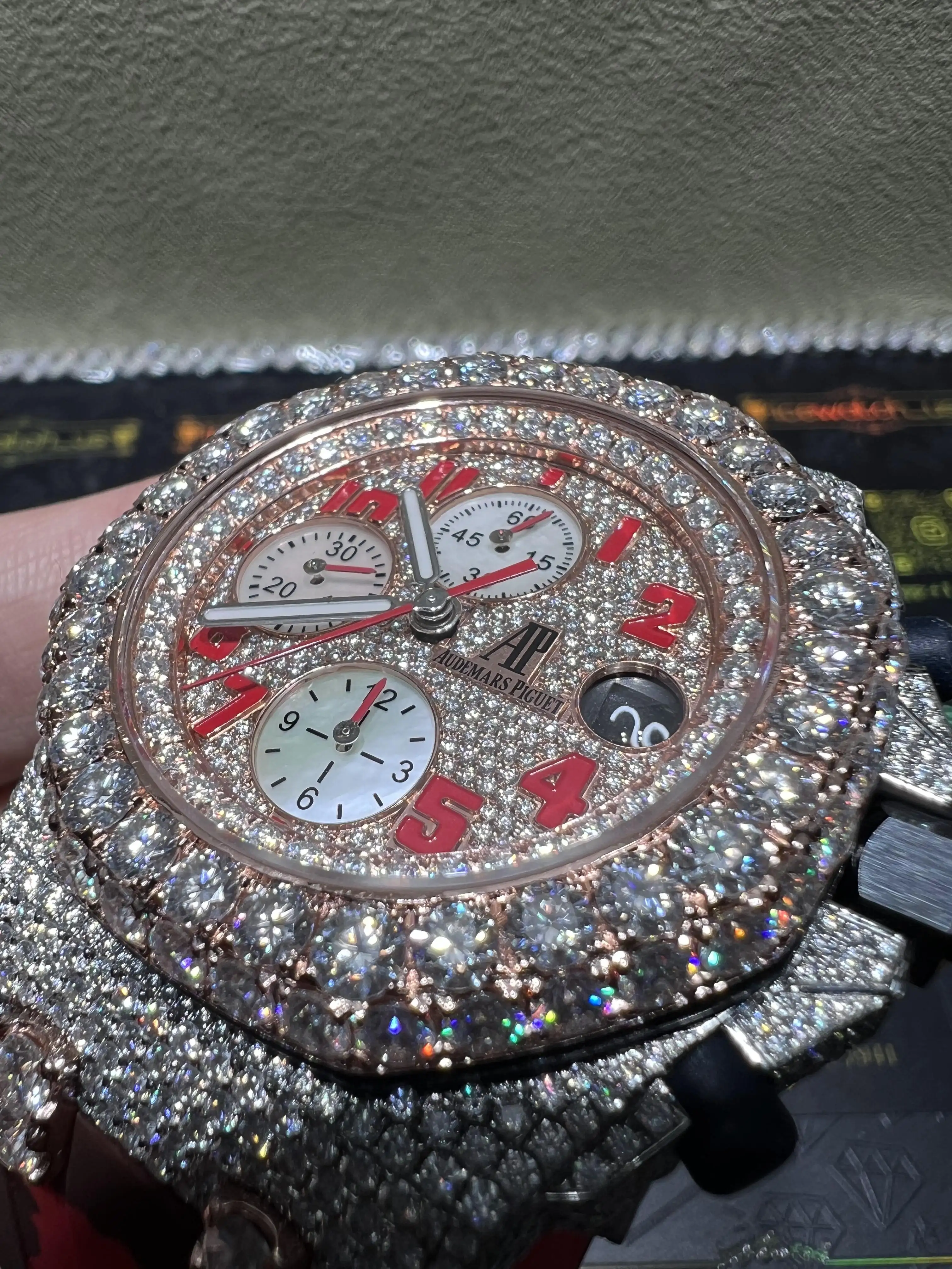 Royal Oak Offshore Pavé Dial Icedout Watch D877519243 — view 12