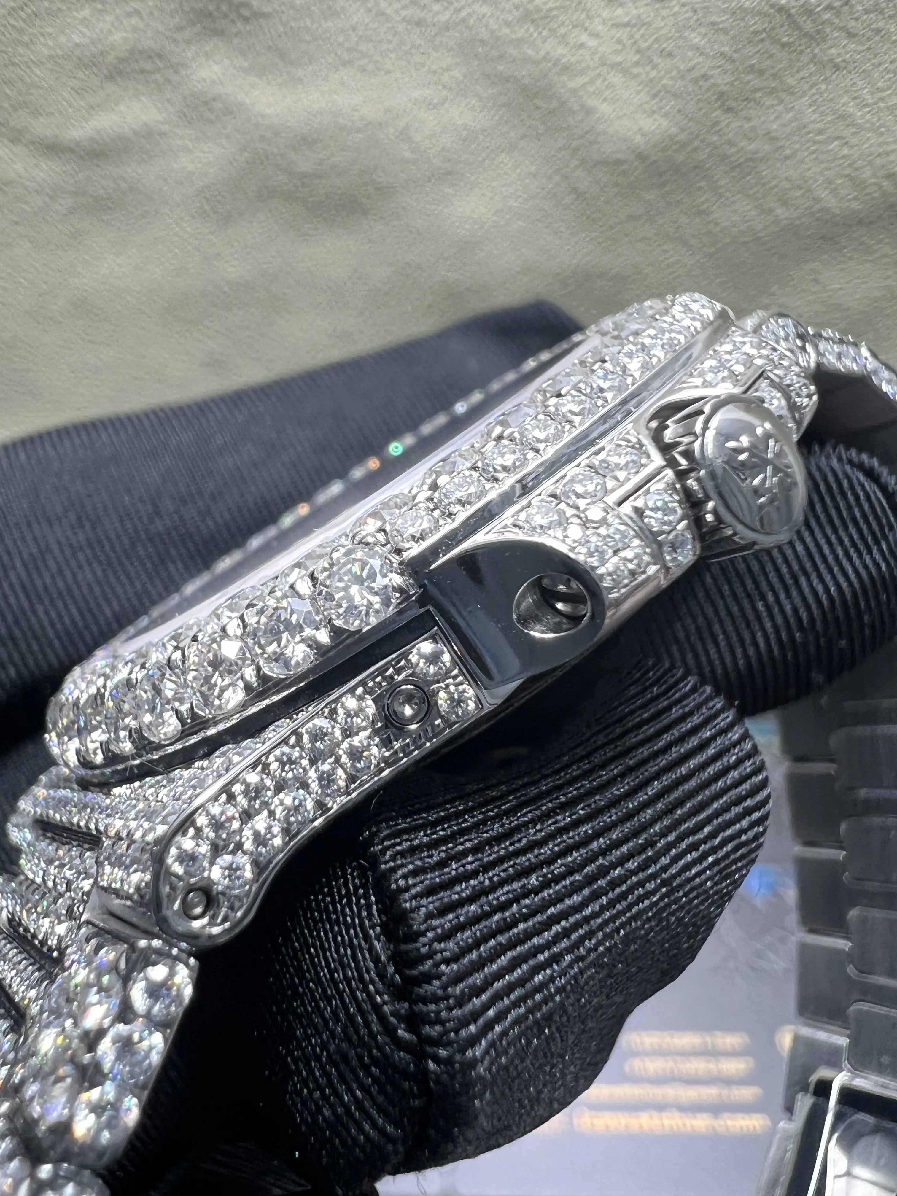 Nautilus 5712 Icedout Watch with Diamond Case and Bracelet D1215019252 — view 11