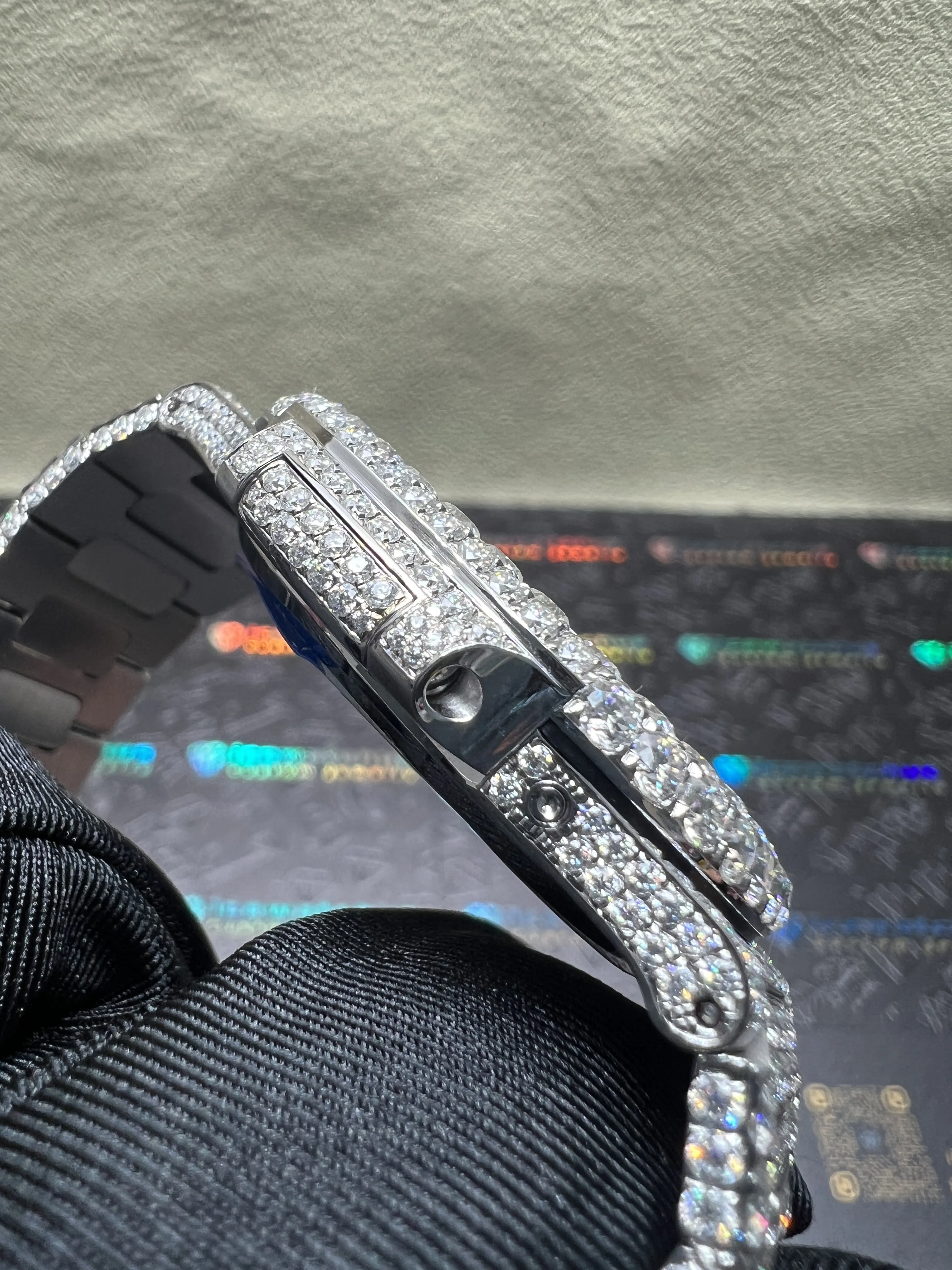 Nautilus 5712 Icedout Watch with Diamond Case and Bracelet D1215019252 — view 12
