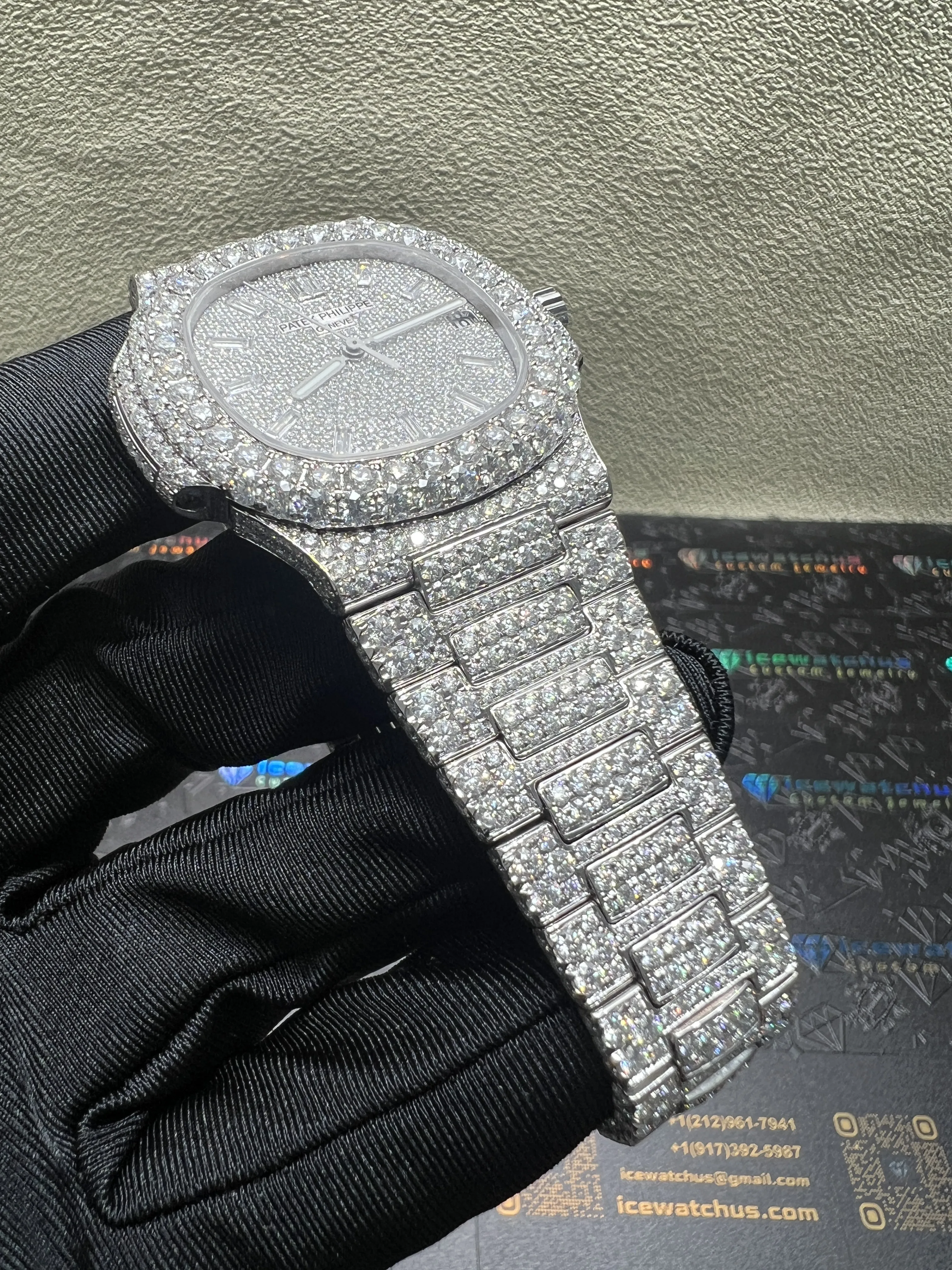 Nautilus 5711 Full Pavé Icedout Watch D1147519249 — view 3