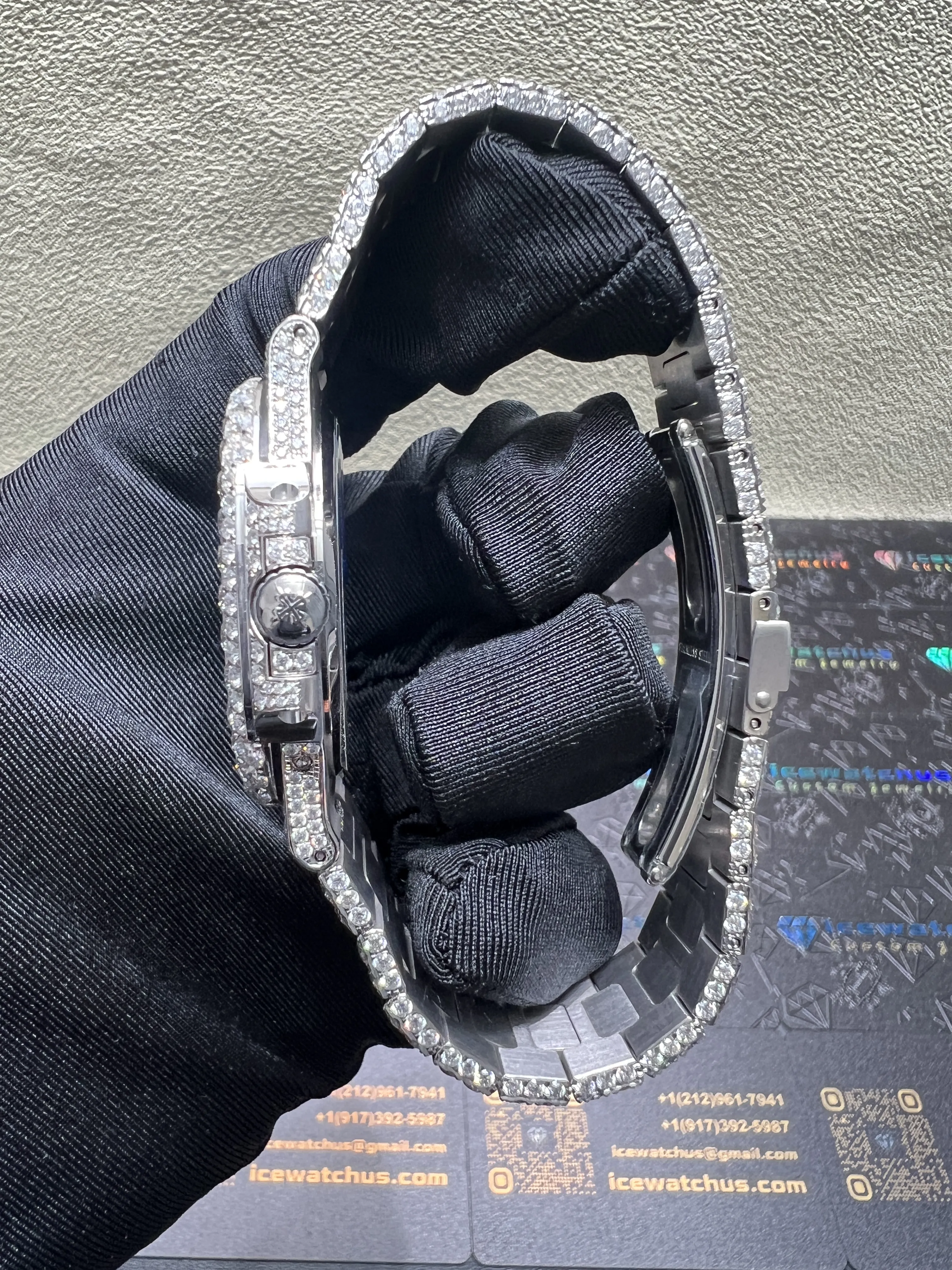 Nautilus 5712 Icedout Watch with Diamond Case and Bracelet D1215019252 — view 6