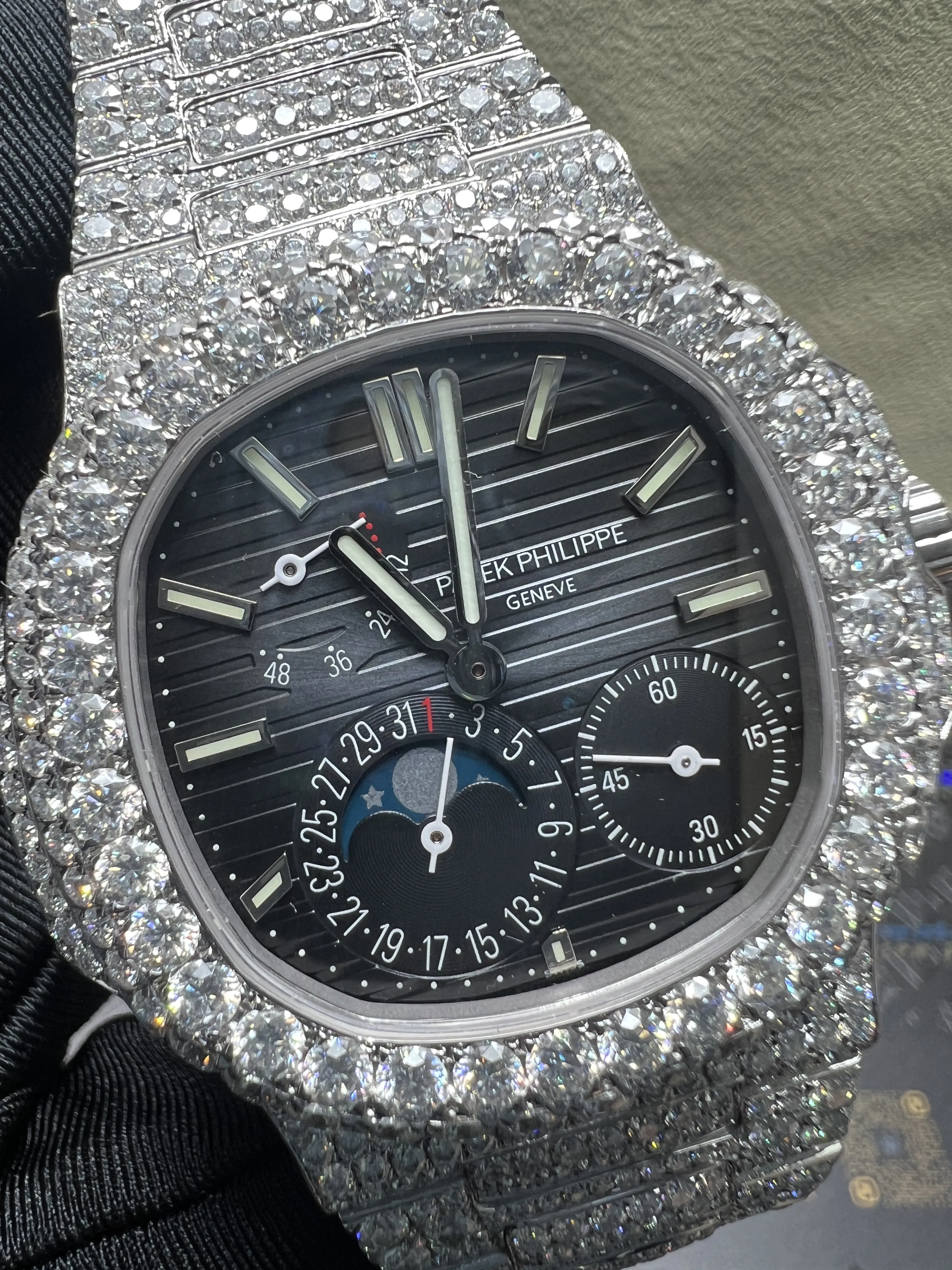 Nautilus 5712 Icedout Watch with Diamond Case and Bracelet D1215019252 — view 10