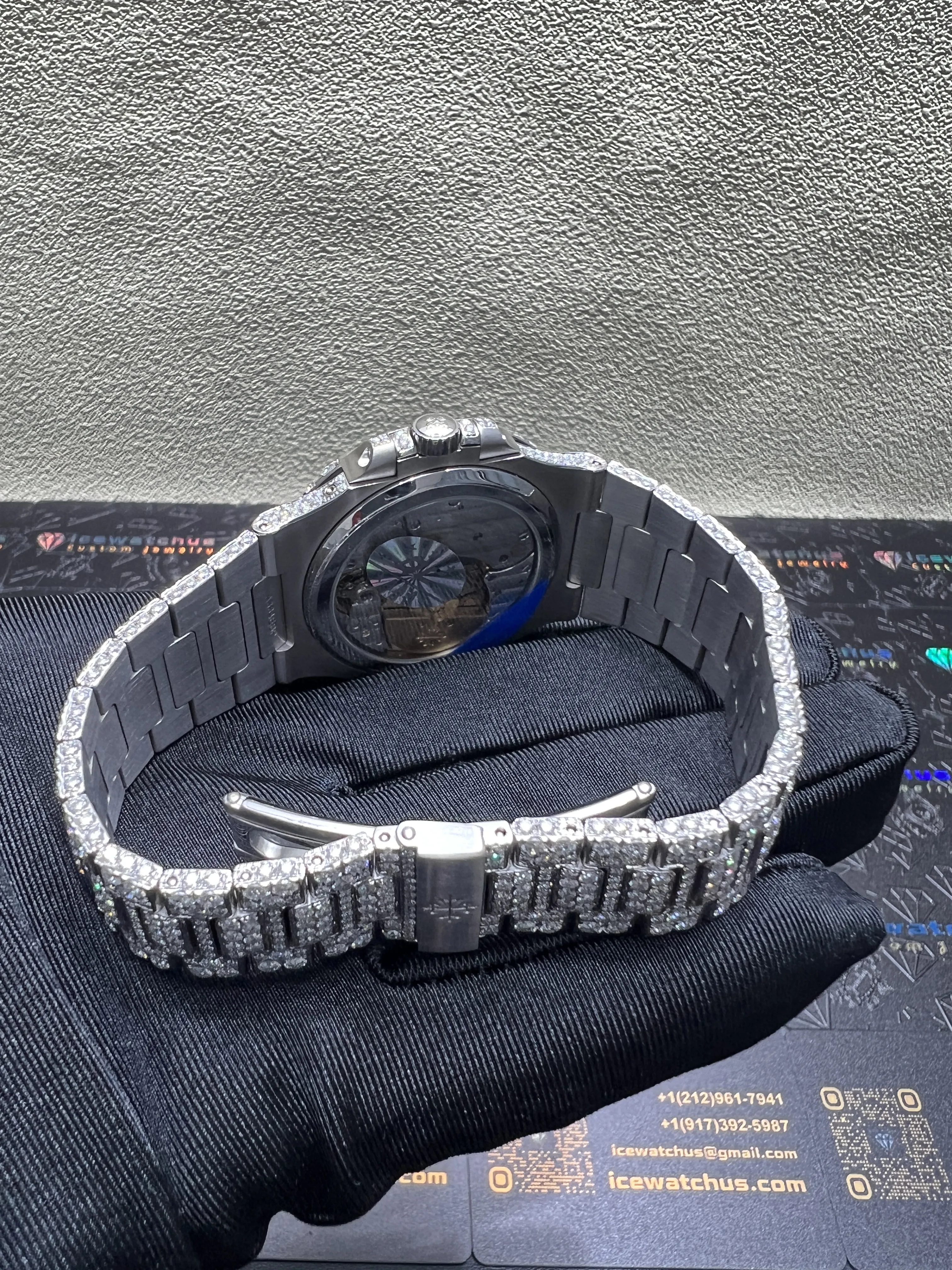 Nautilus 5712 Icedout Watch with Diamond Case and Bracelet D1215019252 — view 9