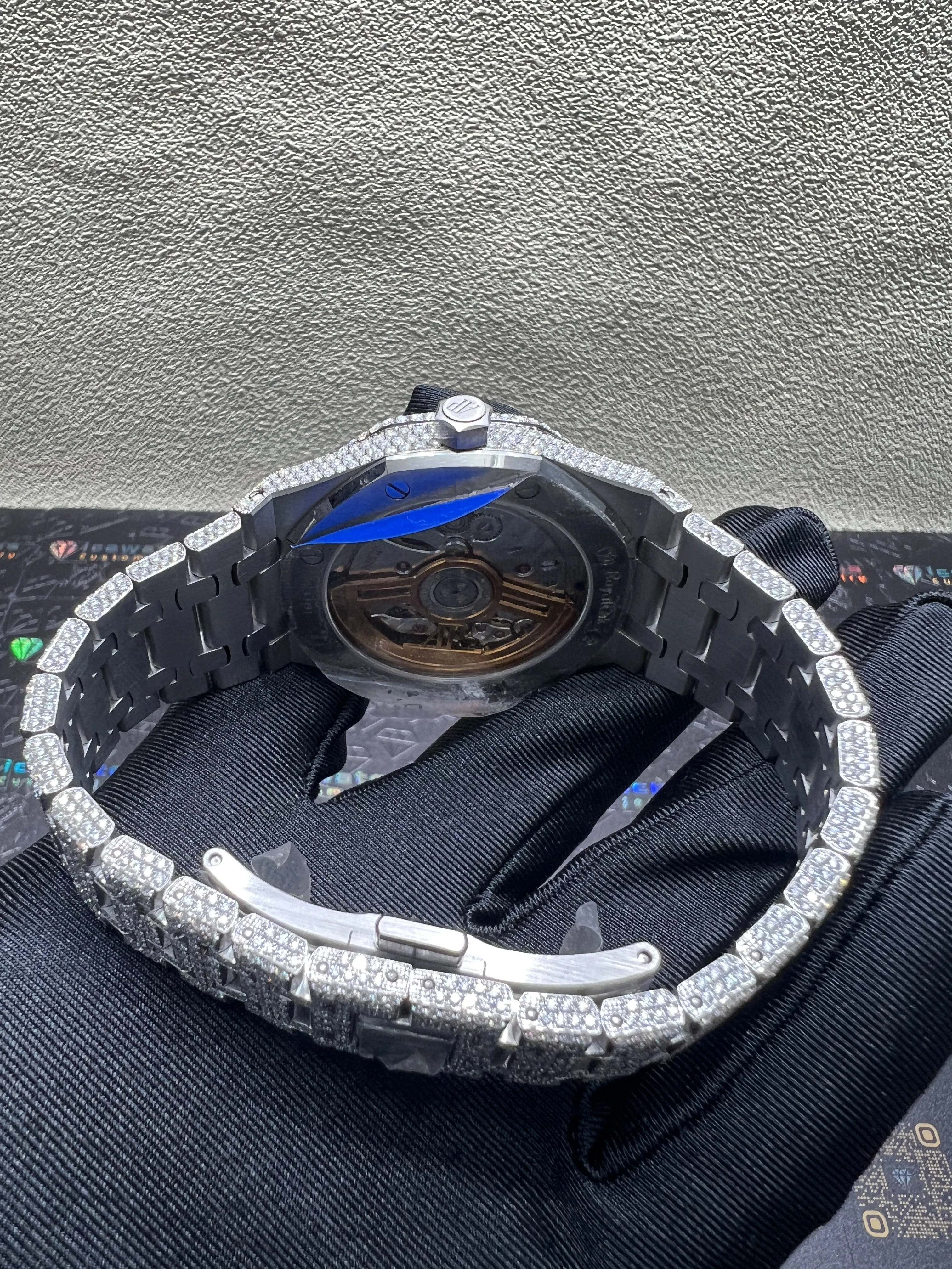 Royal Oak 15500 Icedout Watch with Black Dial D1147519254 — view 11