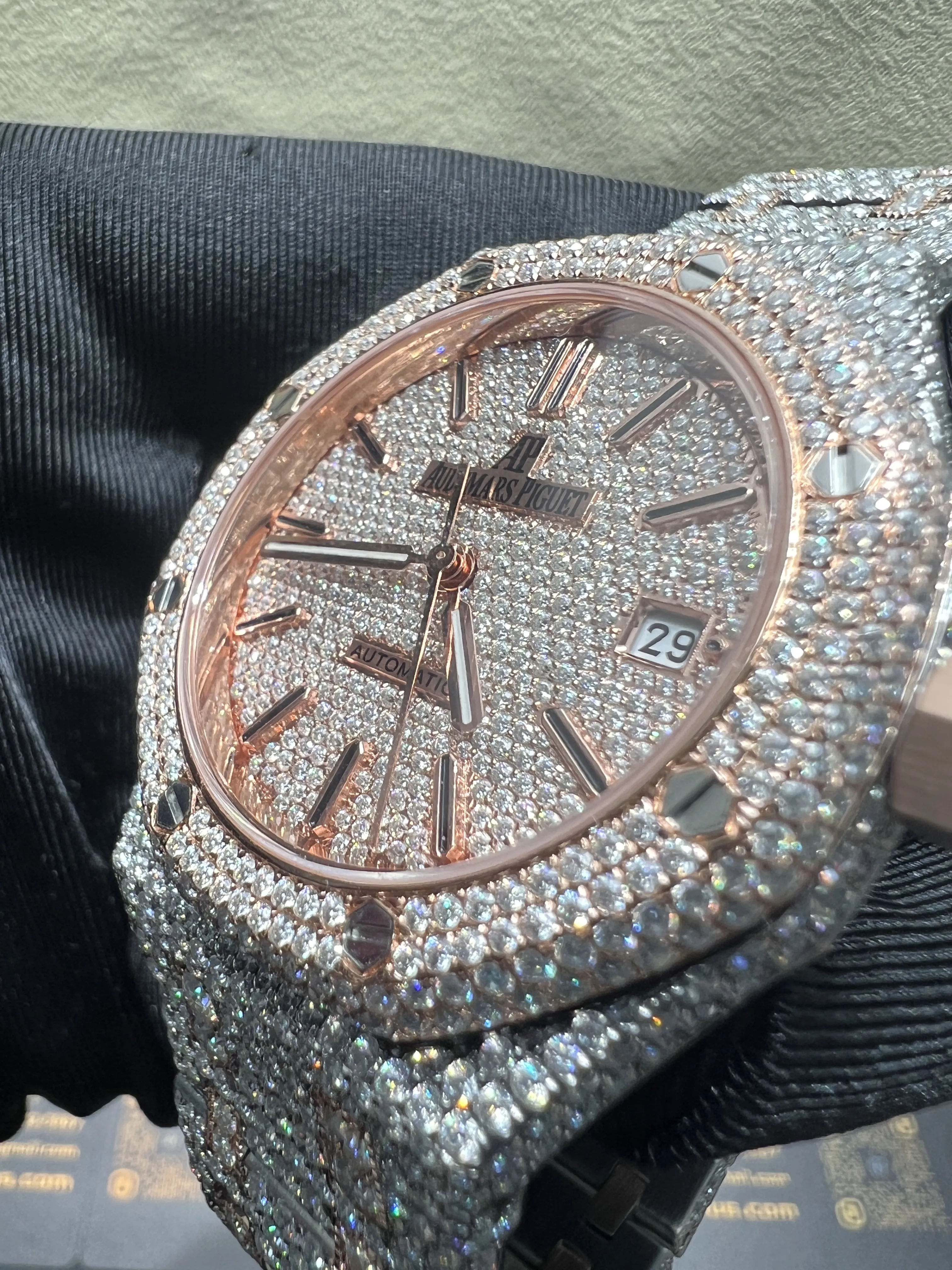 Royal Oak 15500 Icedout Pavé Watch D1215019255 — view 9