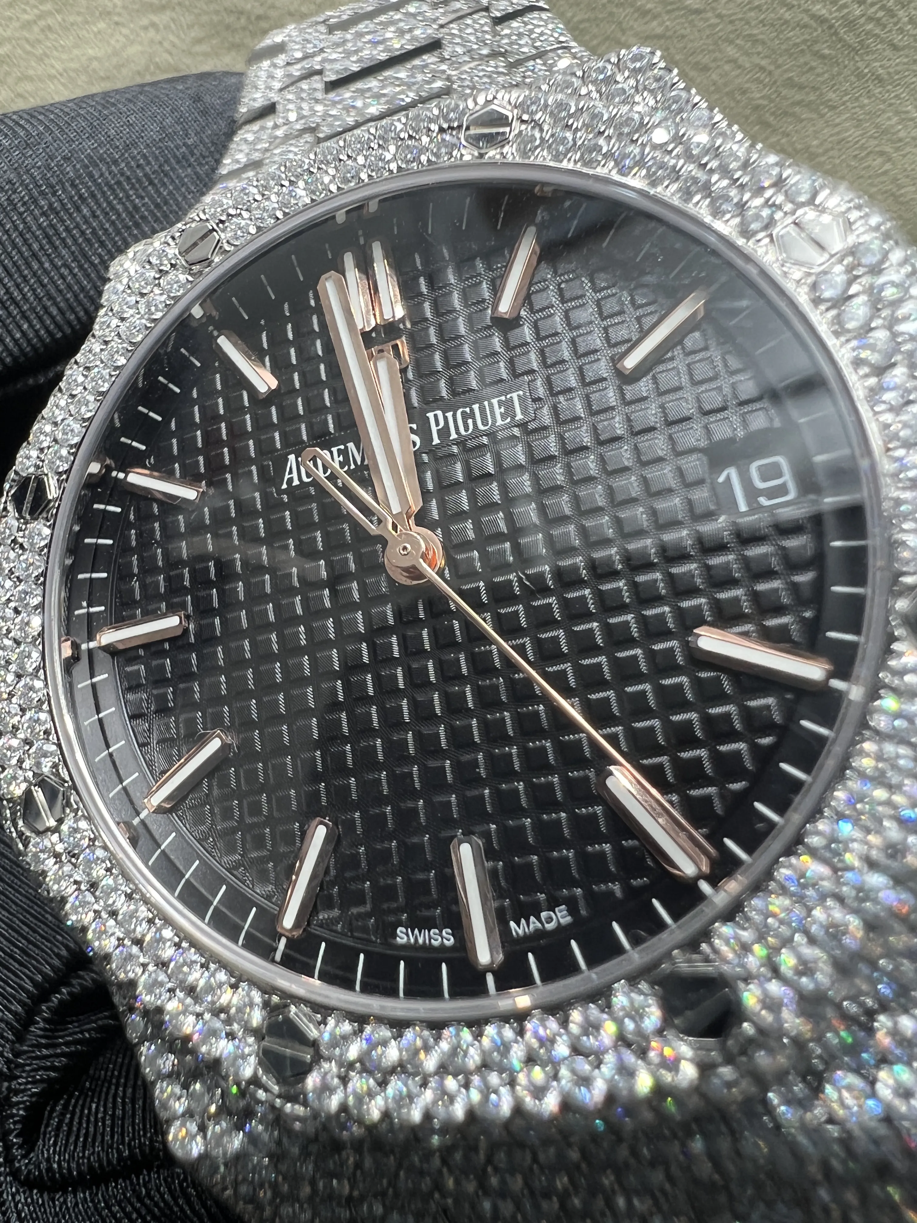 Royal Oak 15500 Icedout Watch with Black Dial D1147519254 — view 12