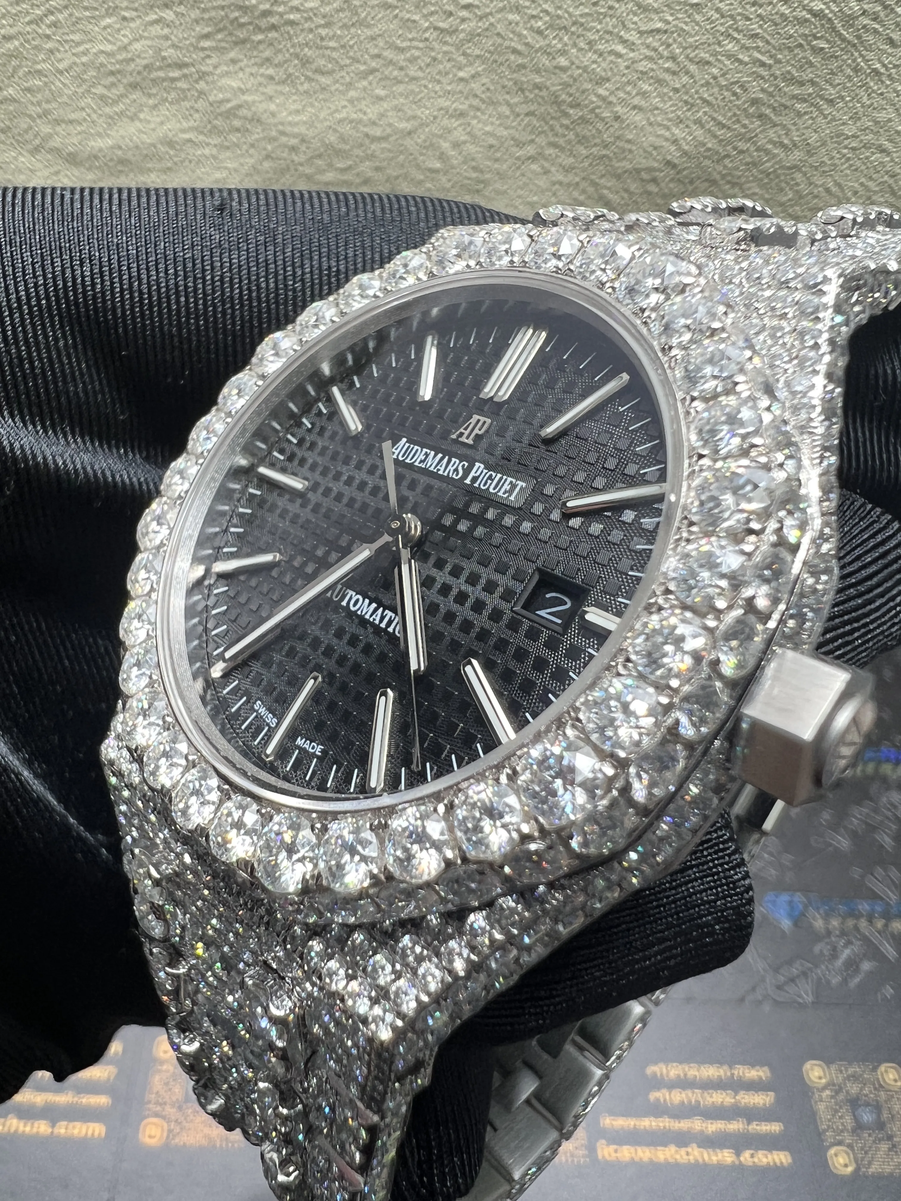 Royal Oak 15400 Icedout Watch with Black Dial D1147519263 — view 5