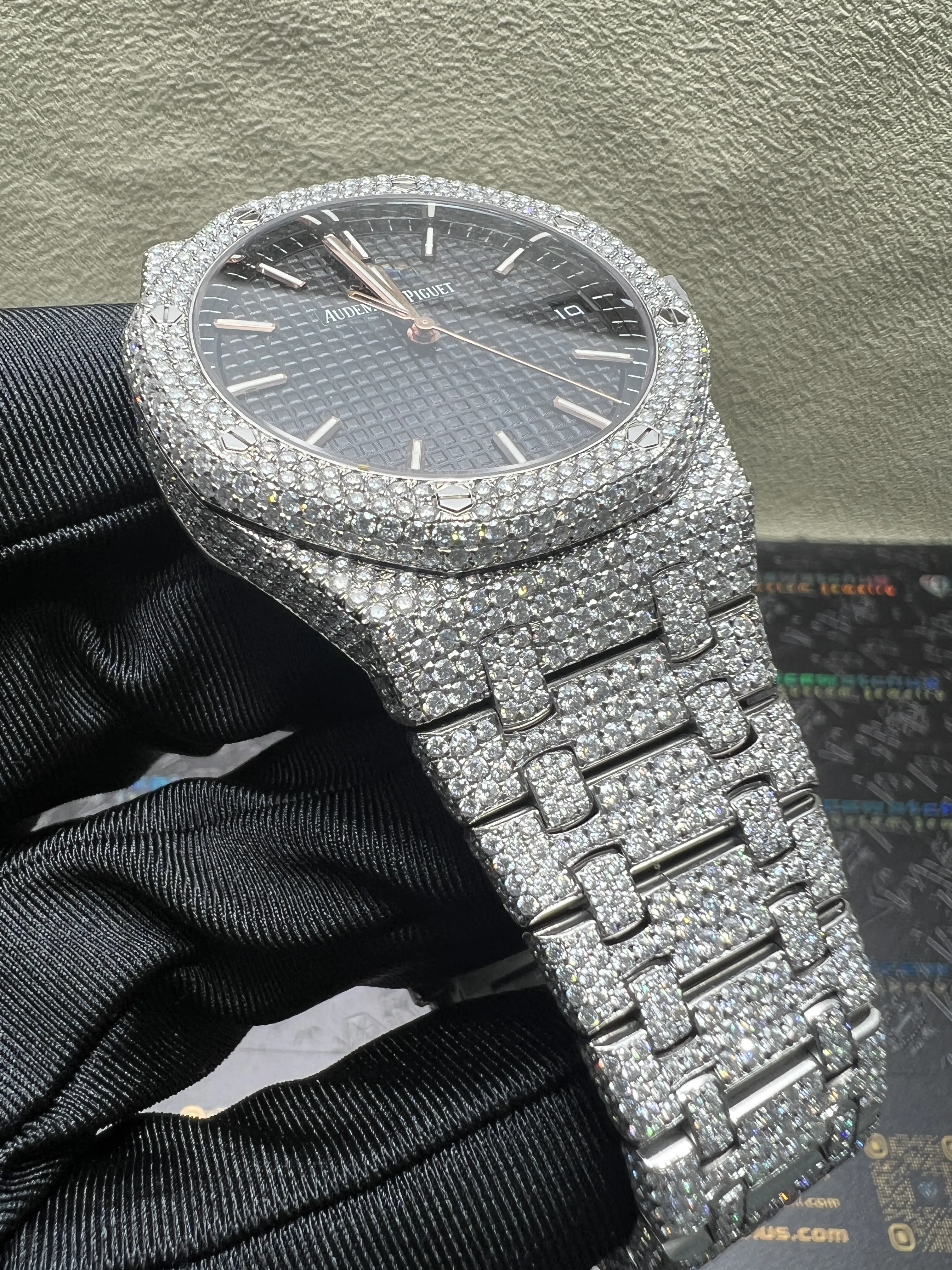 Royal Oak 15500 Icedout Watch with Black Dial D1147519254 — view 3