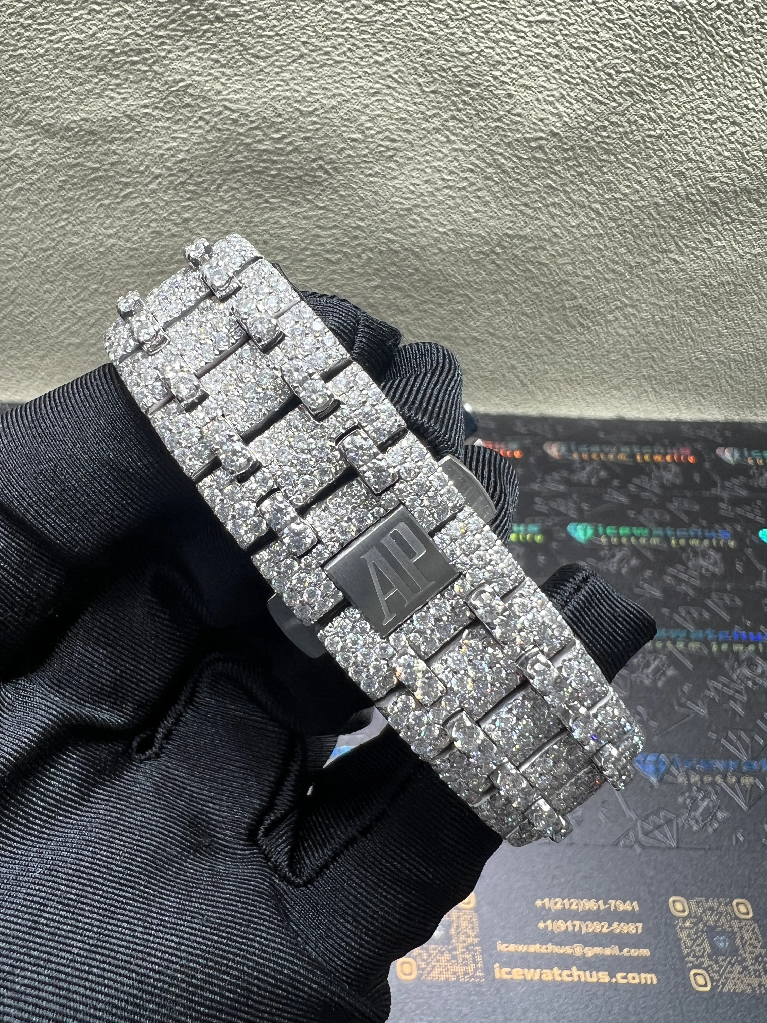 Royal Oak Offshore 42mm Icedout Chronograph D1552519261 — view 8
