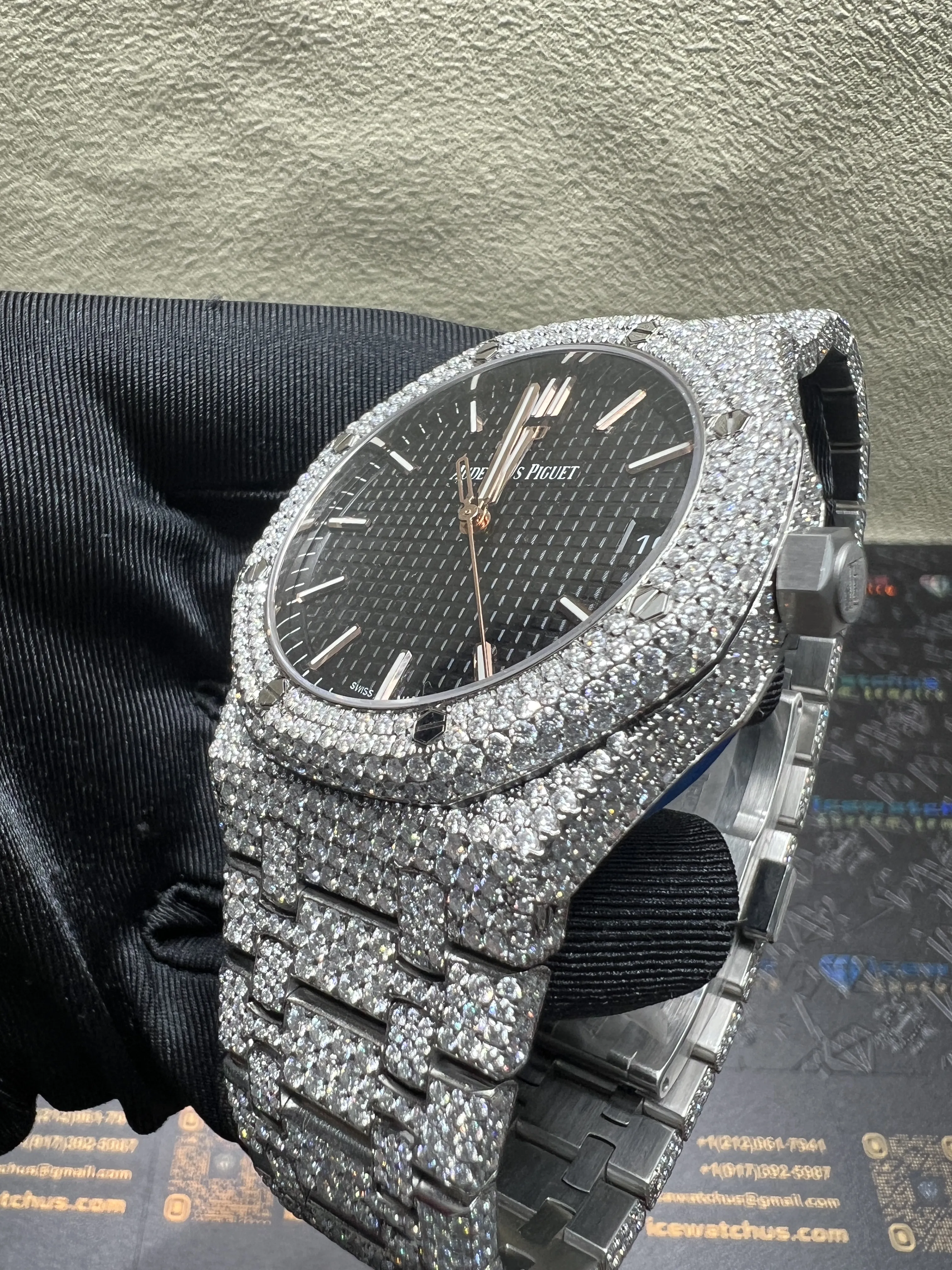 Royal Oak 15500 Icedout Watch with Black Dial D1147519254 — view 5