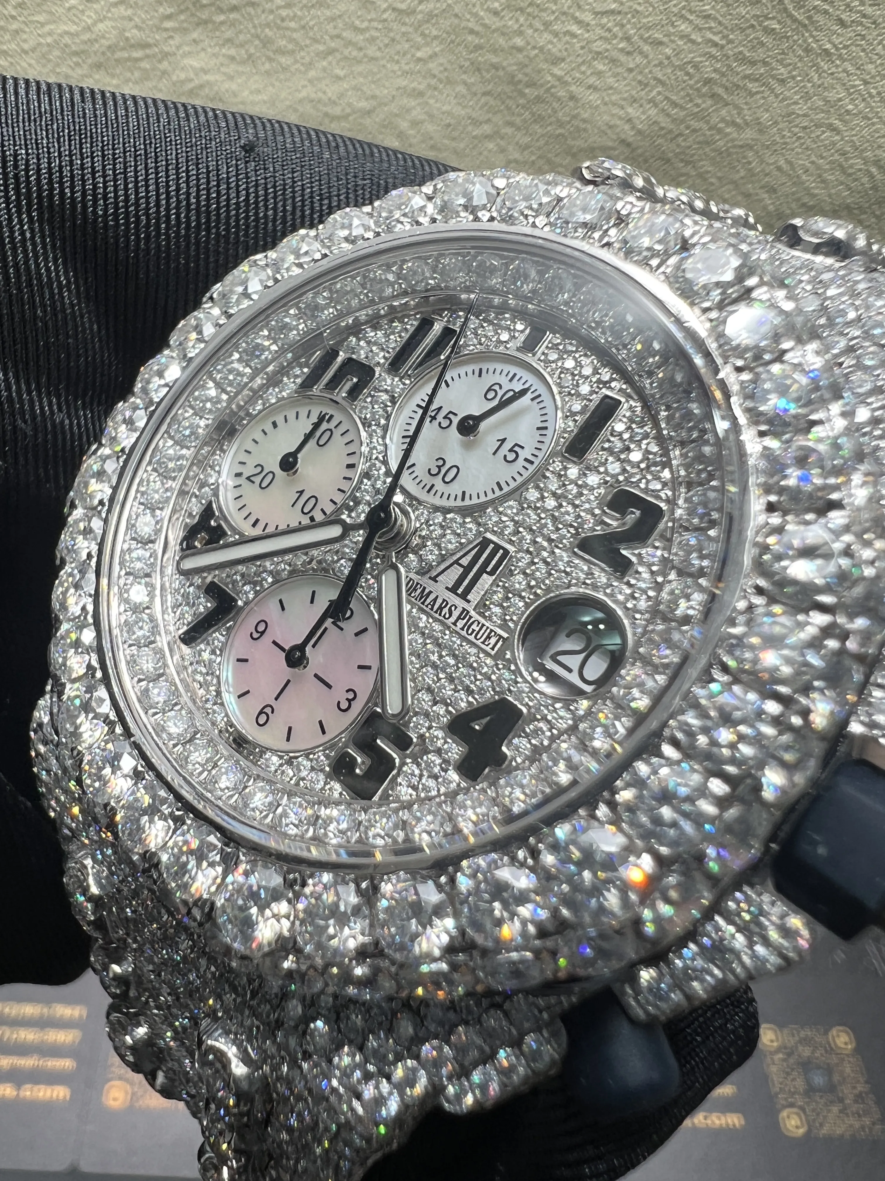 Royal Oak Offshore 42mm Icedout Chronograph D1552519261 — view 10