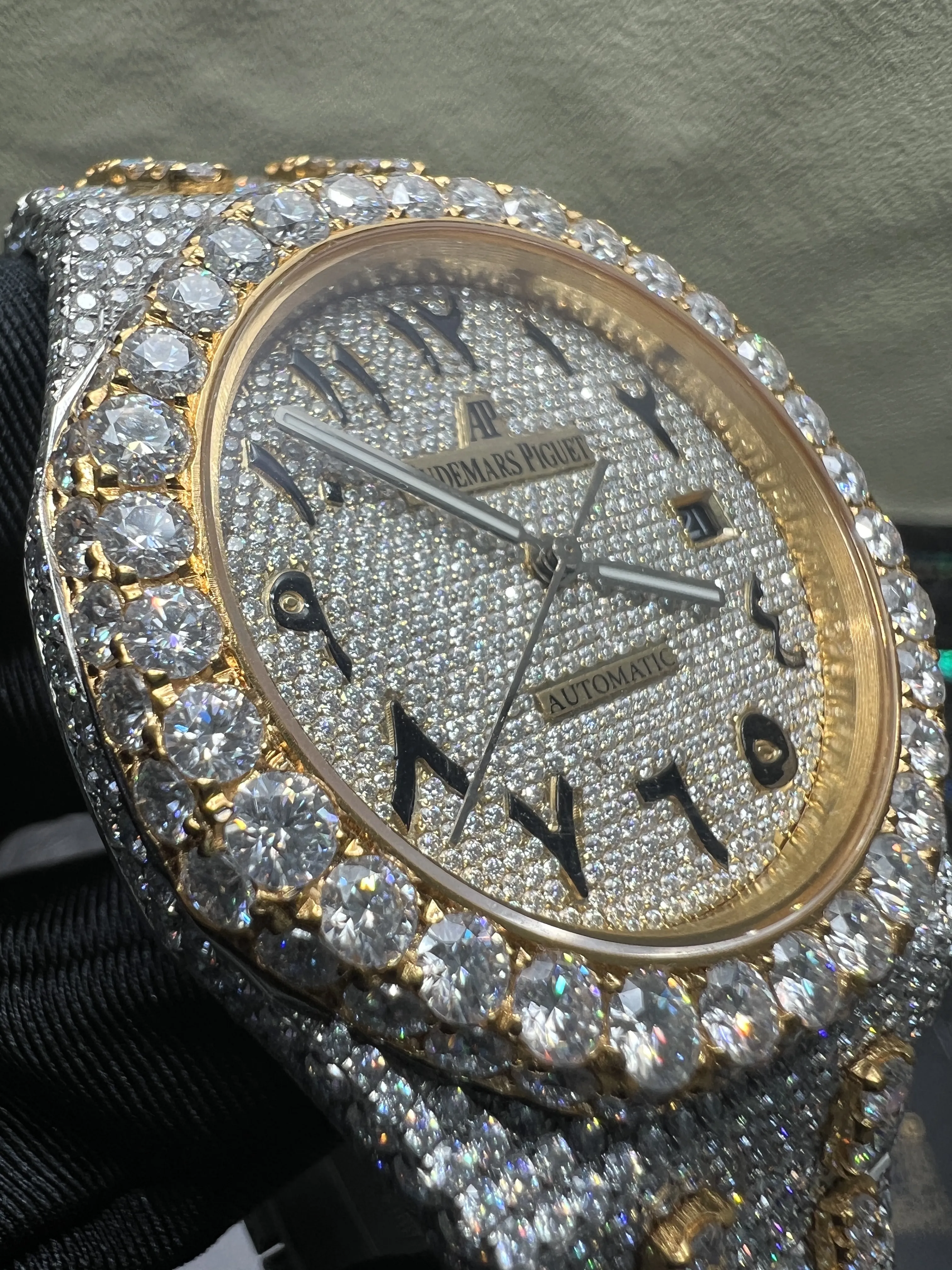 Royal Oak 15400 Icedout Watch with Arabic Dial D1147519258 — view 10