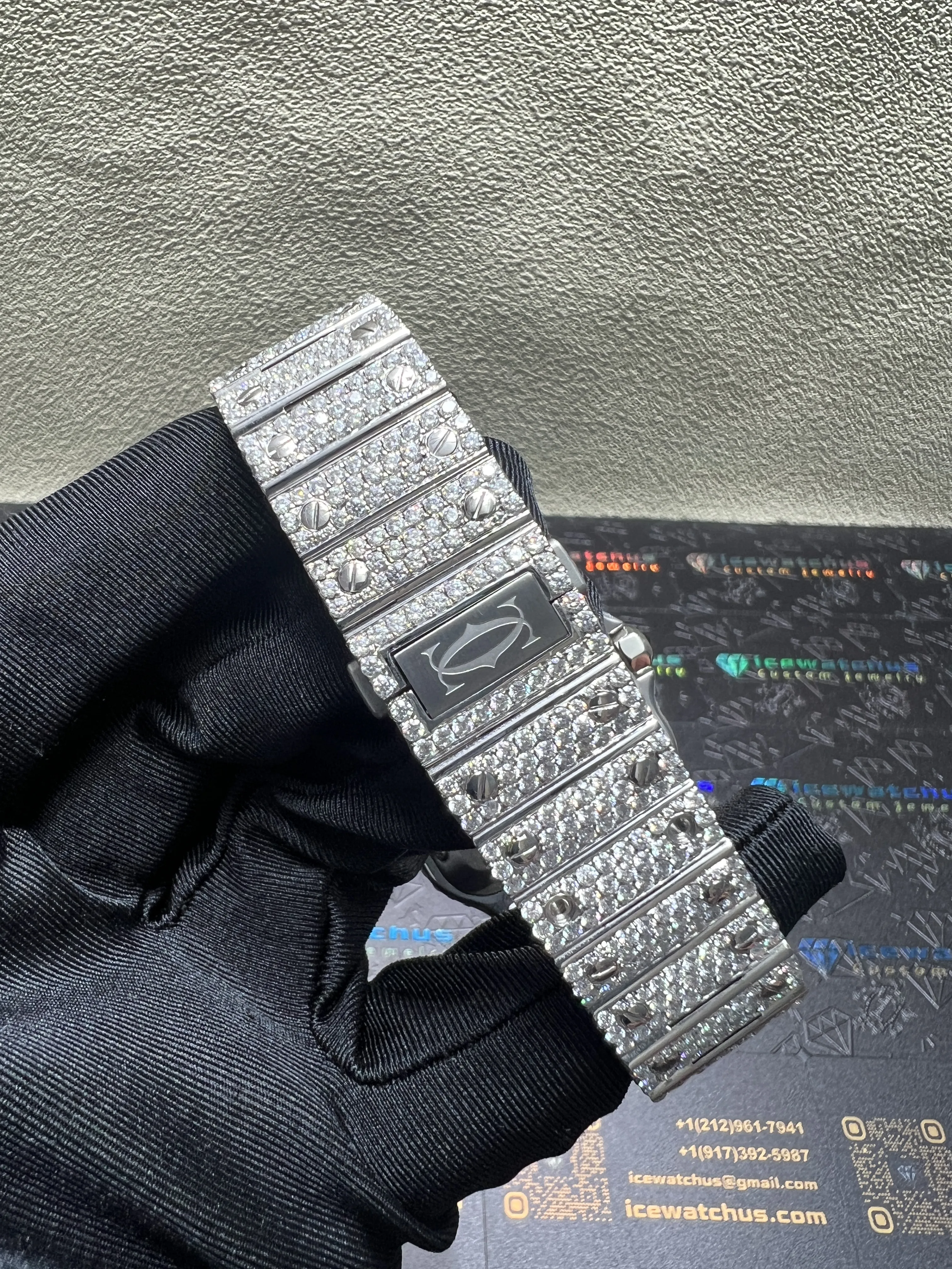 Santos de Cartier Icedout Watch with Pavé Dial D1147519266 — view 8