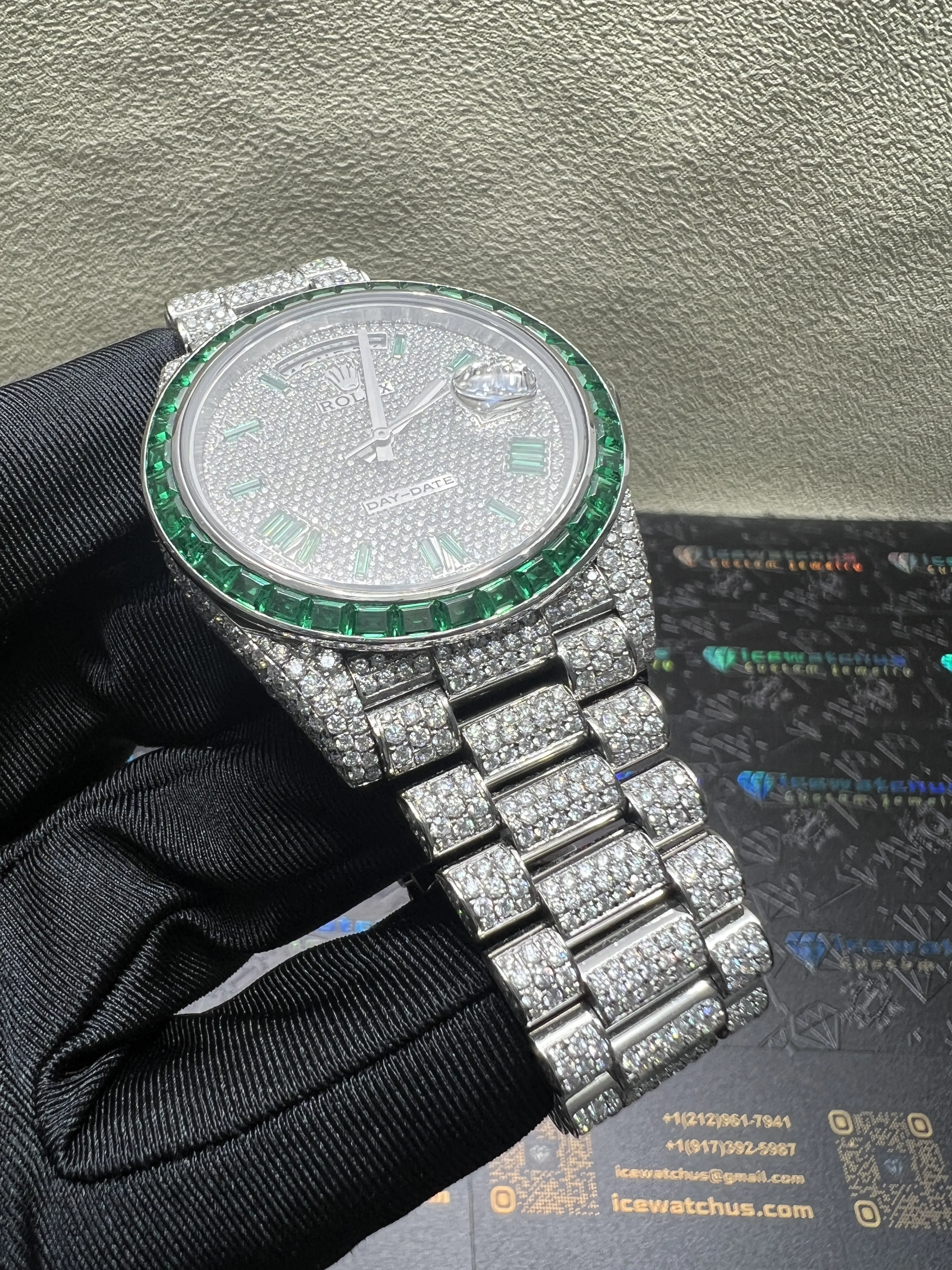 Day-Date 40mm Icedout Watch with Emerald Bezel D1147519268 — view 3