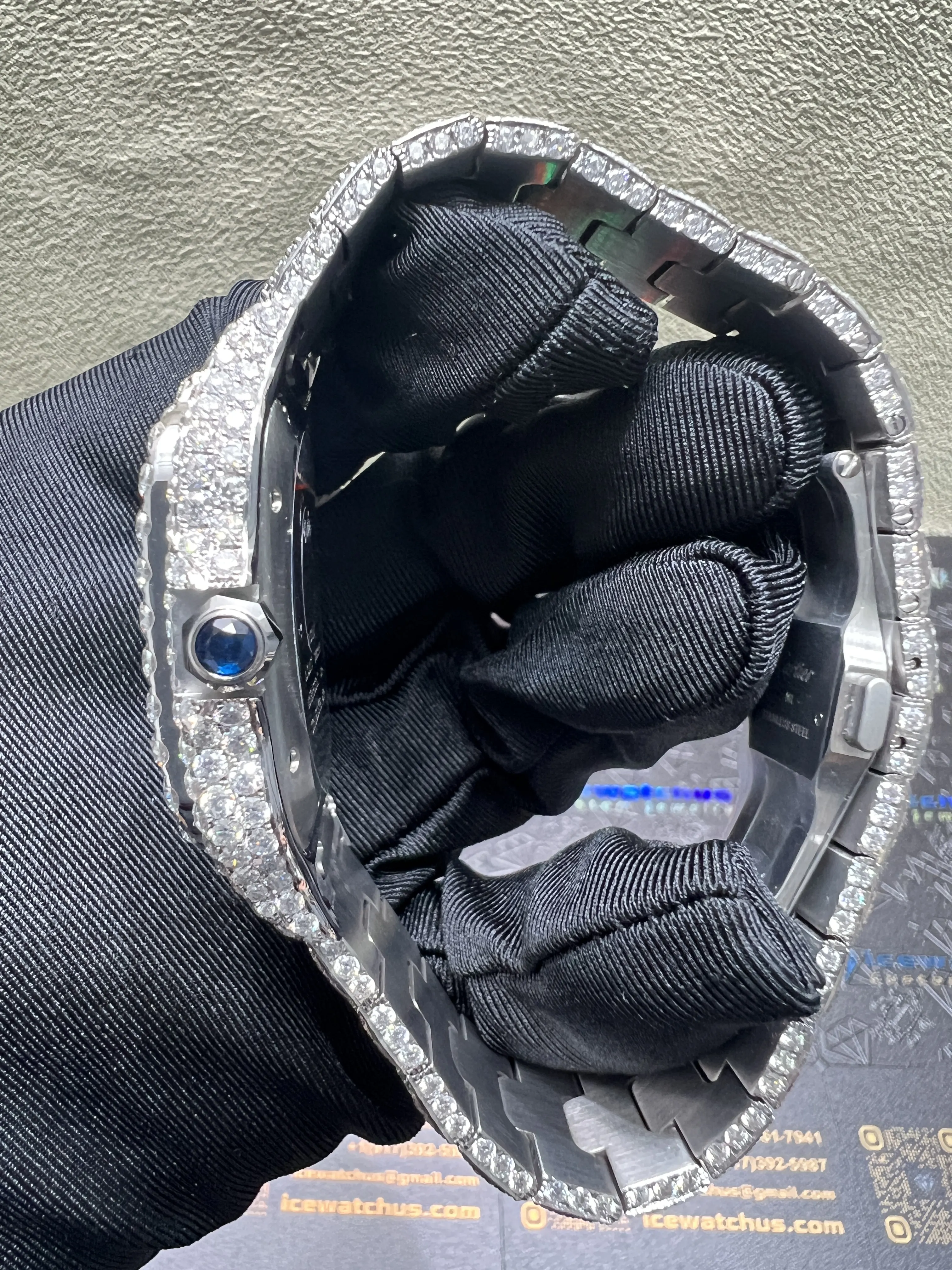 Santos de Cartier Icedout Watch with Pavé Dial D1147519264 — view 7