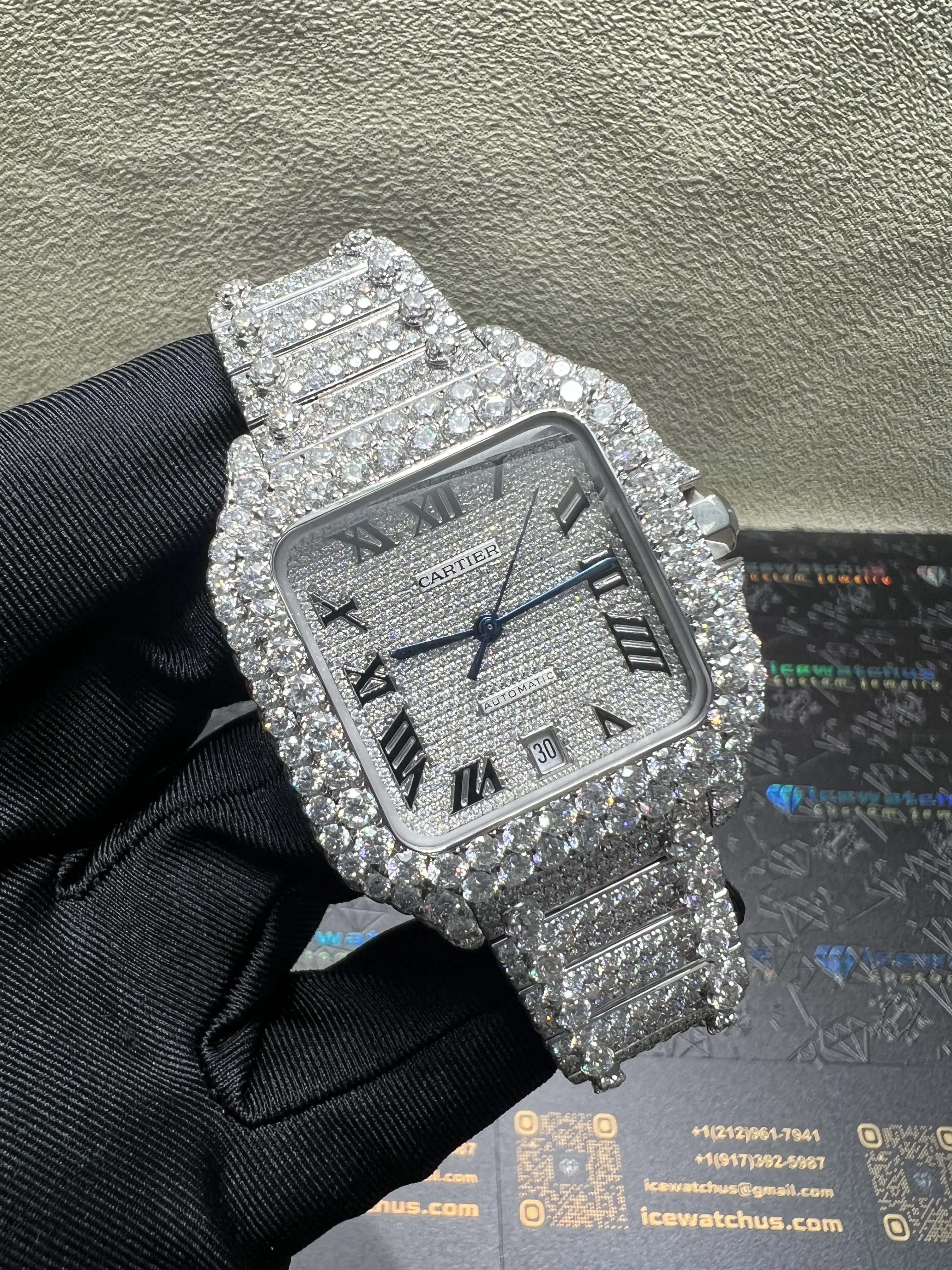 Santos de Cartier Icedout Watch with Pavé Dial D1147519265 — view 2