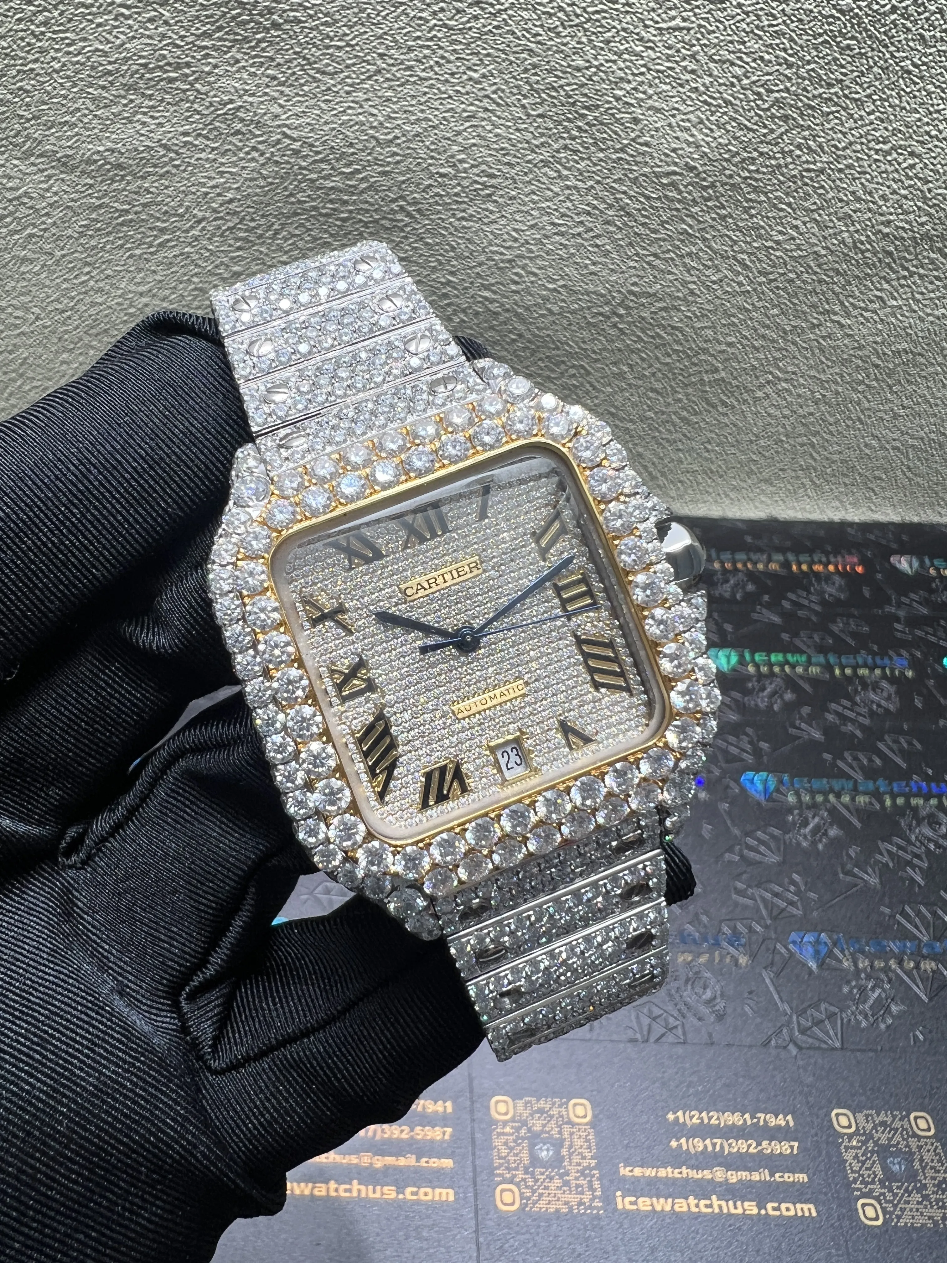Santos de Cartier Icedout Watch with Pavé Dial D1147519266 — view 2