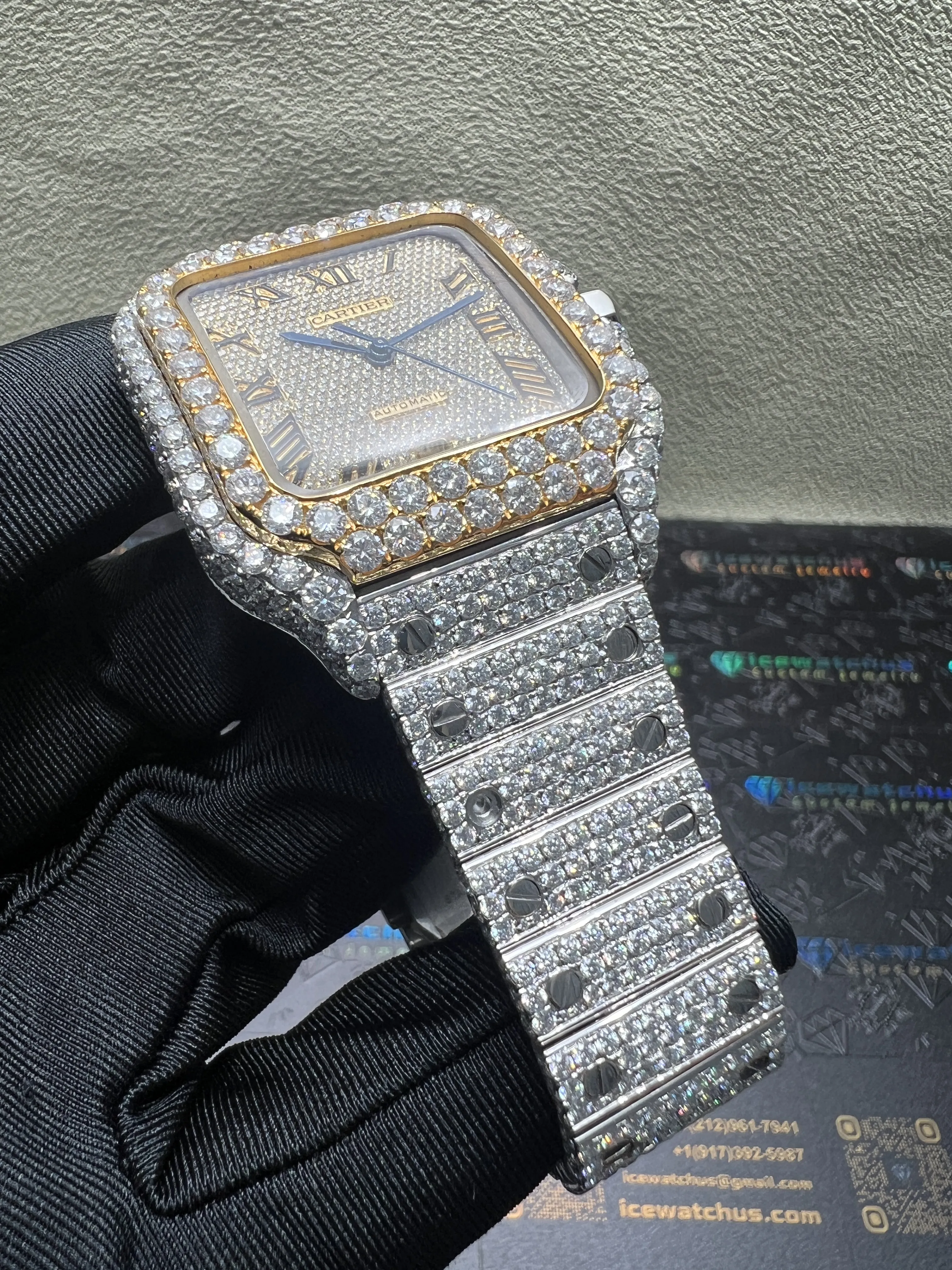 Santos de Cartier Icedout Watch with Pavé Dial D1147519266 — view 3