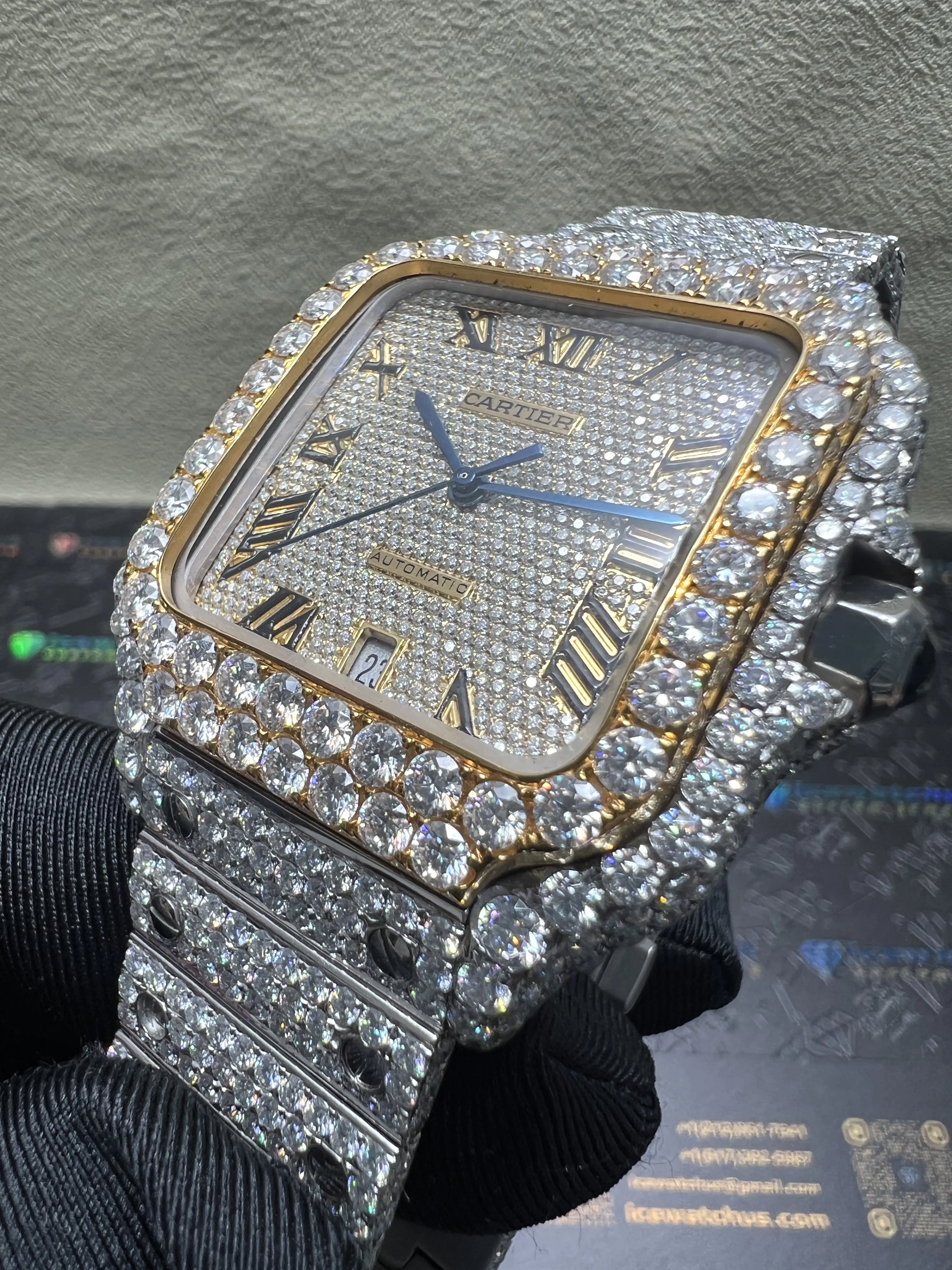 Santos de Cartier Icedout Watch with Pavé Dial D1147519266 — view 9