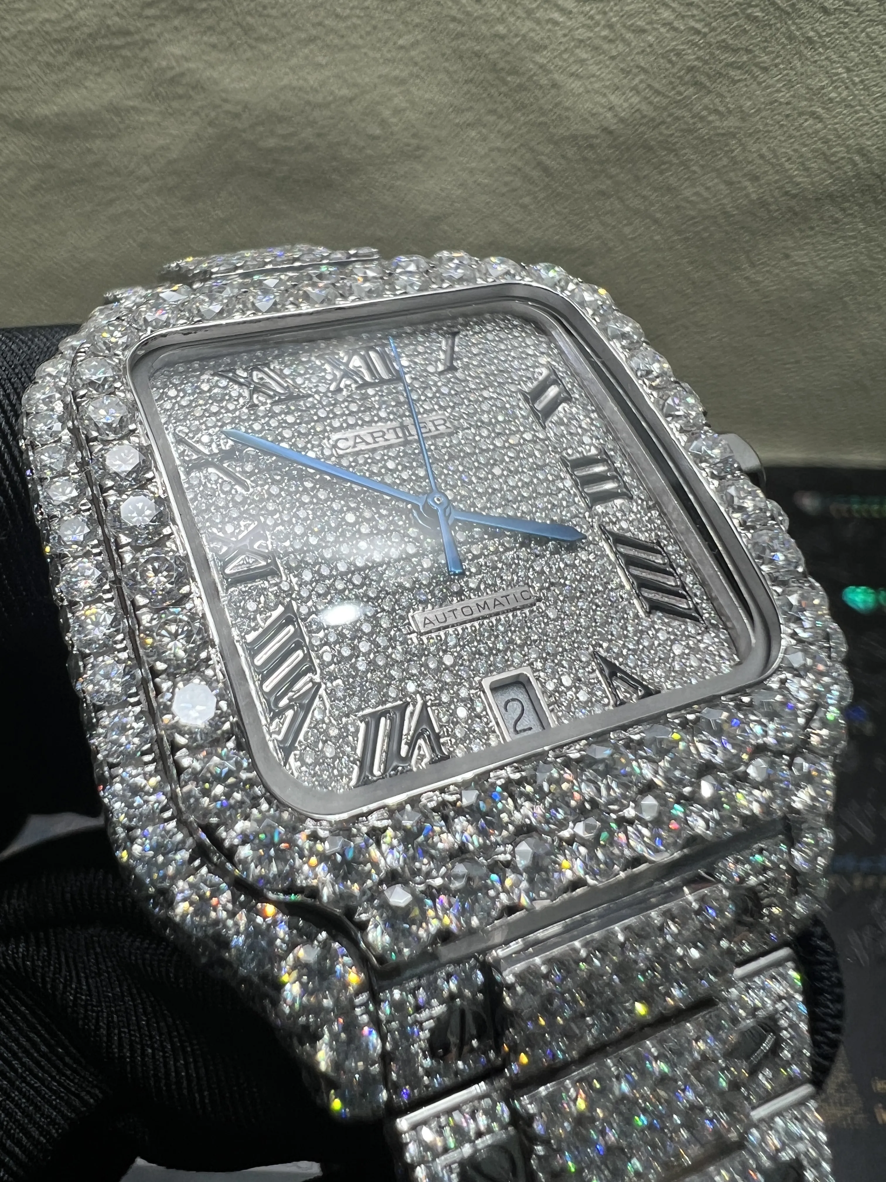 Santos de Cartier Icedout Watch with Pavé Dial D1147519264 — view 11