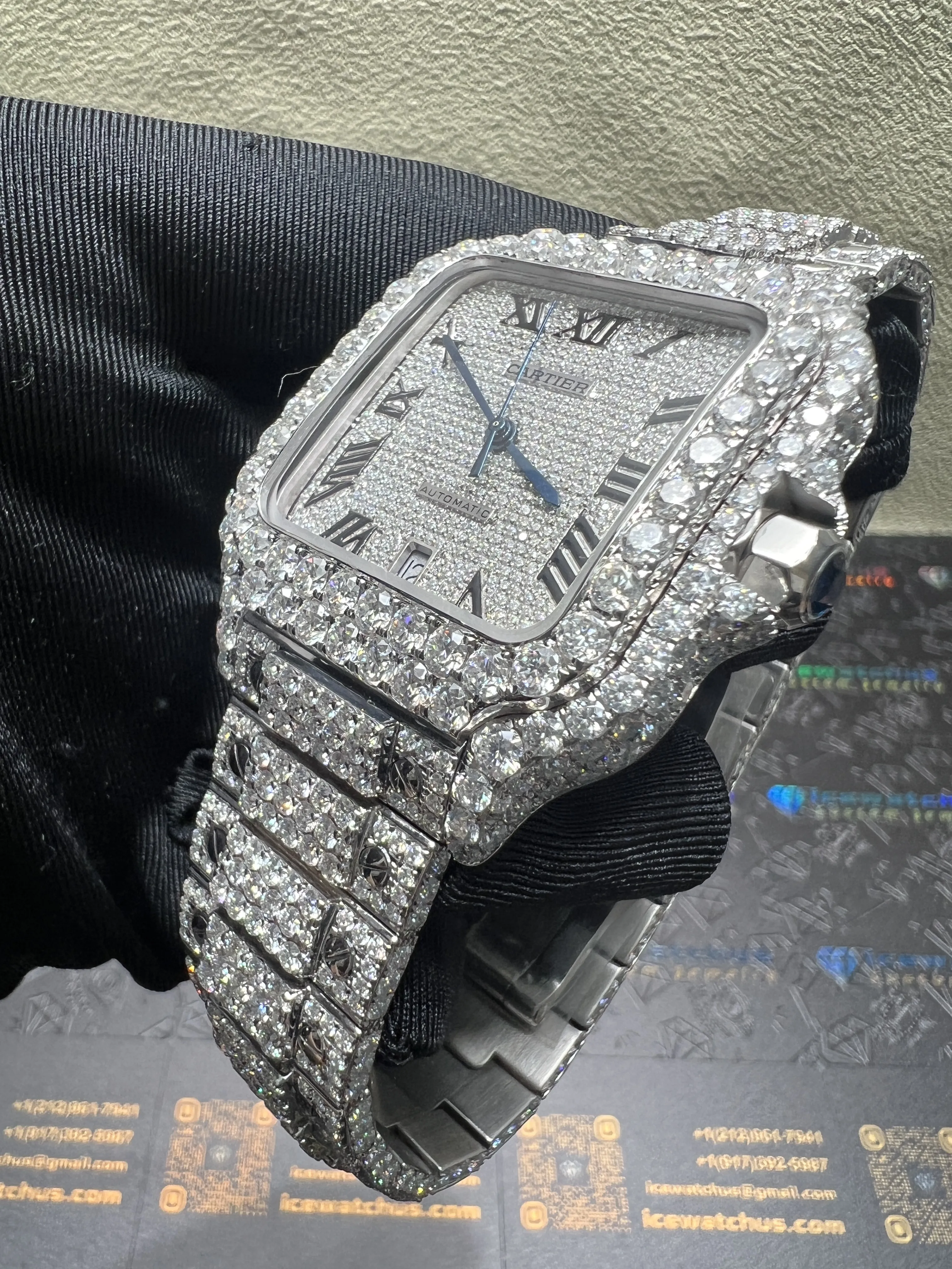 Santos de Cartier Icedout Watch with Pavé Dial D1147519264 — view 6