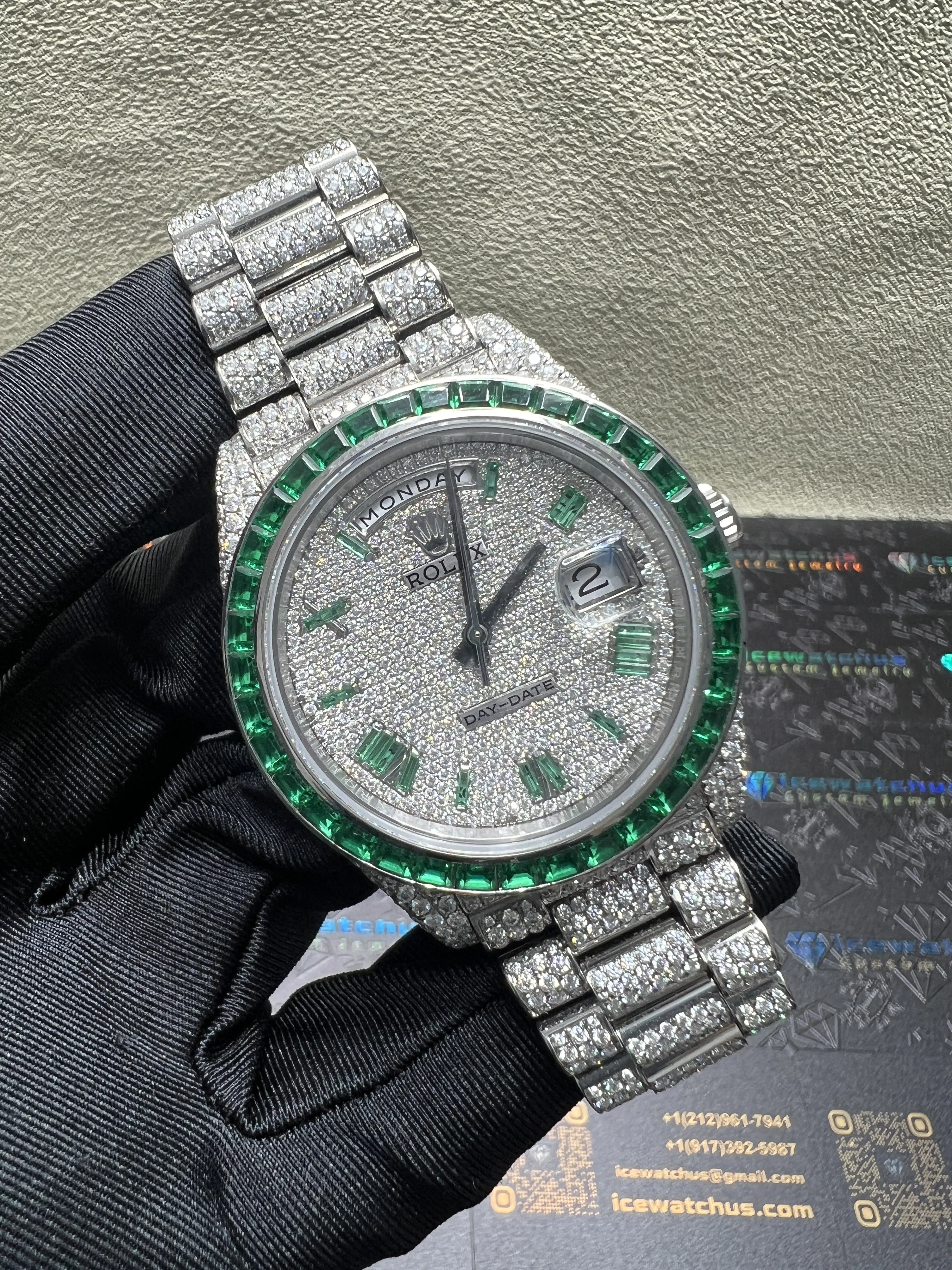 Day-Date 40mm Icedout Watch with Emerald Bezel D1147519268 — view 2