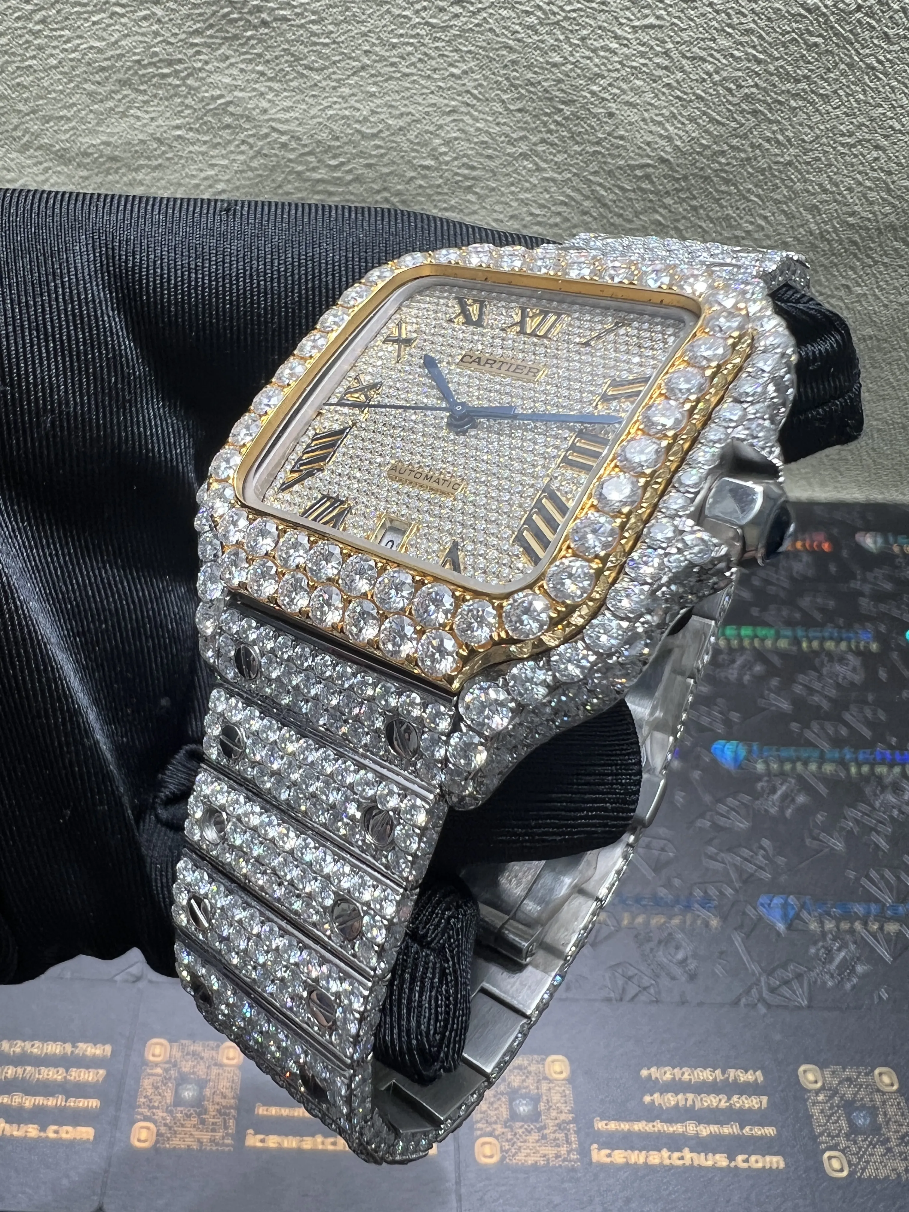 Santos de Cartier Icedout Watch with Pavé Dial D1147519266 — view 5