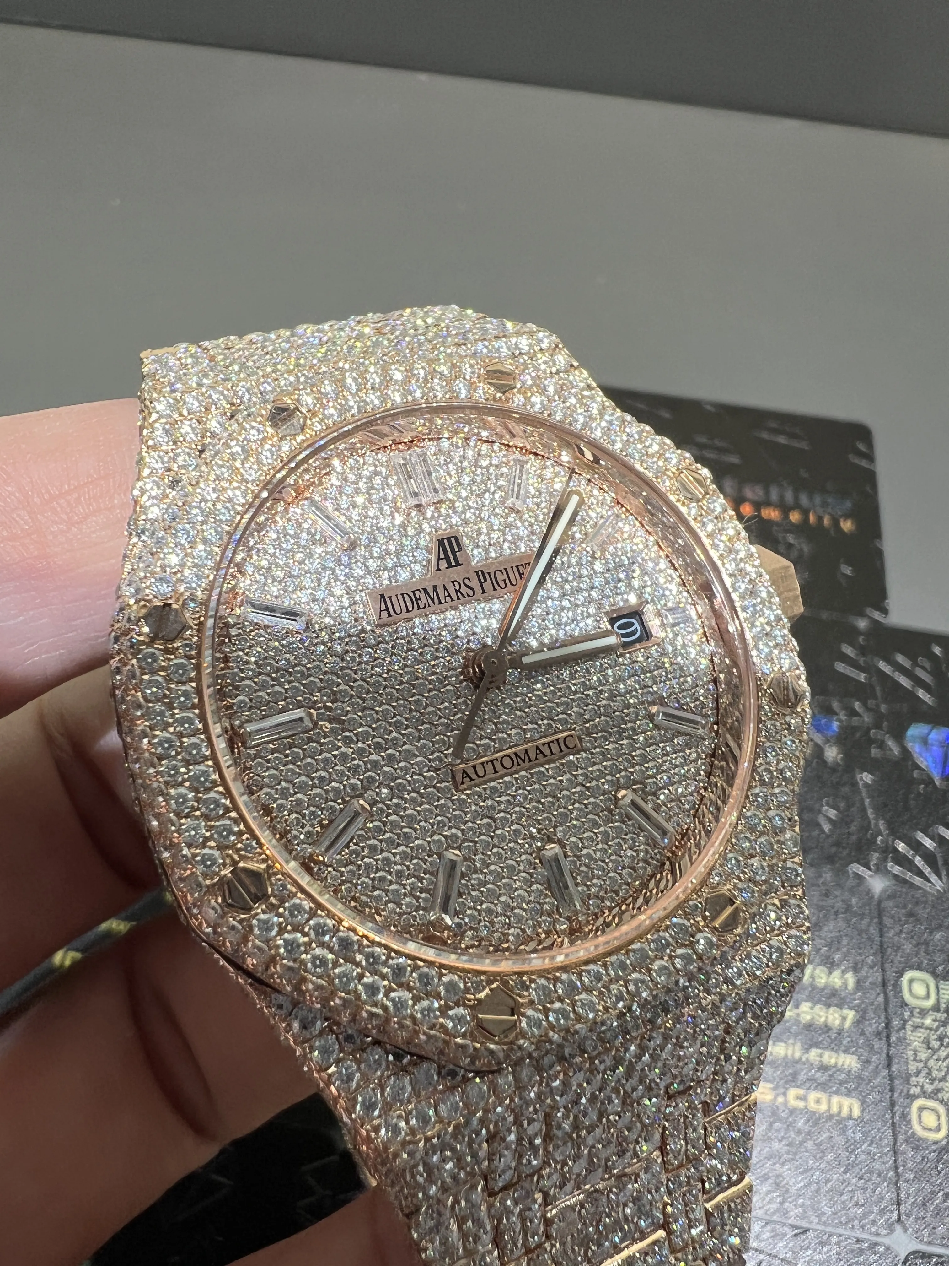 Royal Oak 15400 Icedout Rose Gold Watch D1215019271 — view 10