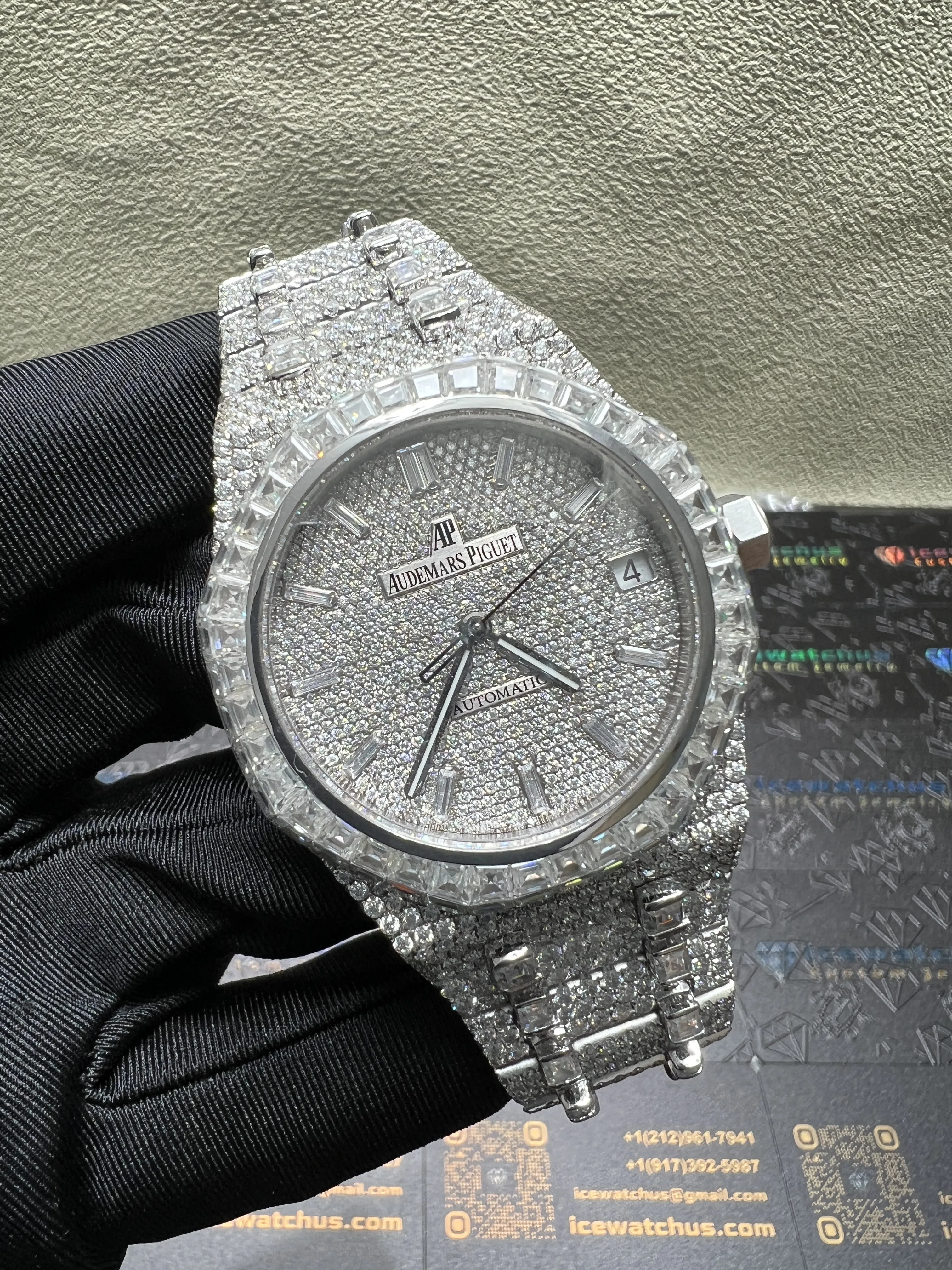 Royal Oak 15500 Icedout Pavé Dial Watch D2632519274 — view 2