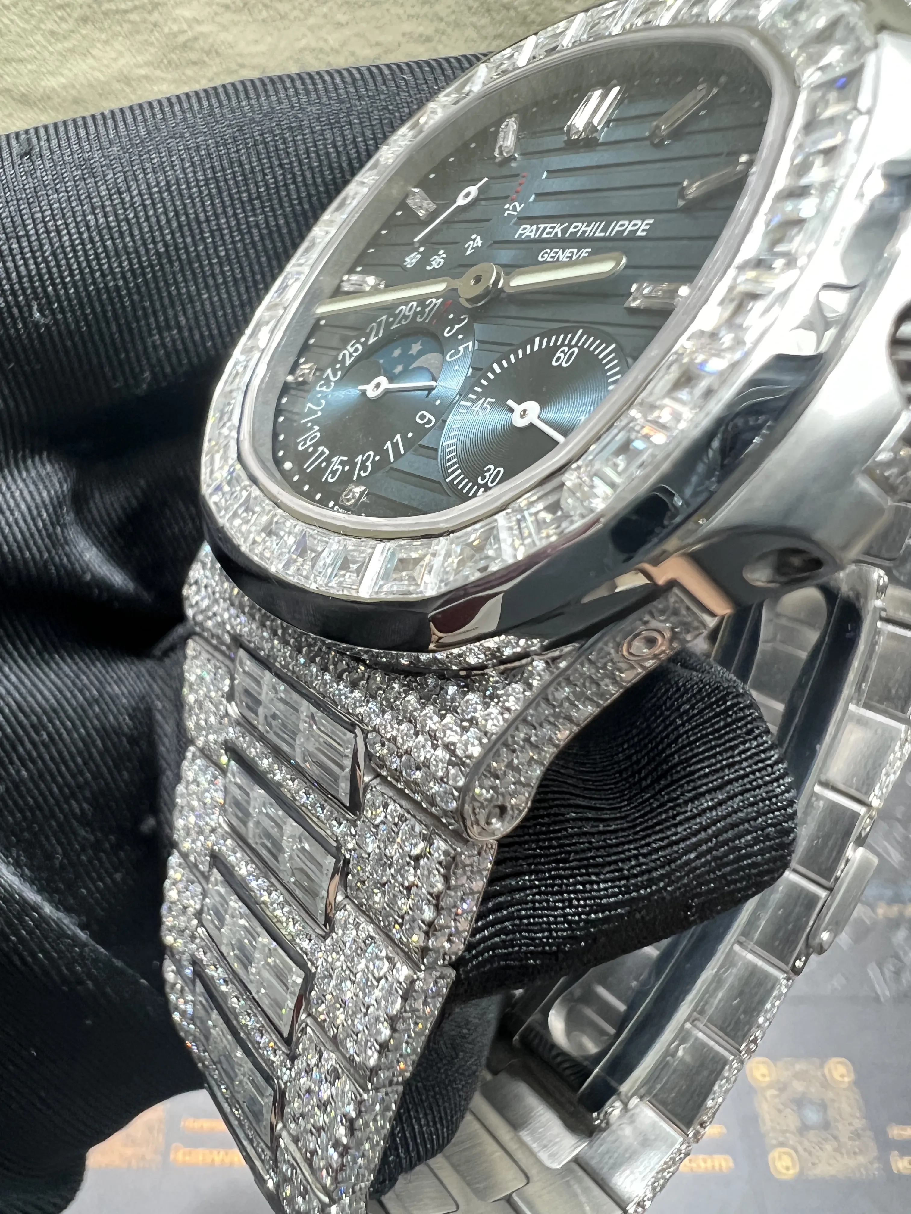 Nautilus 5712 Icedout Watch with Baguette Bezel D2362519275 — view 11