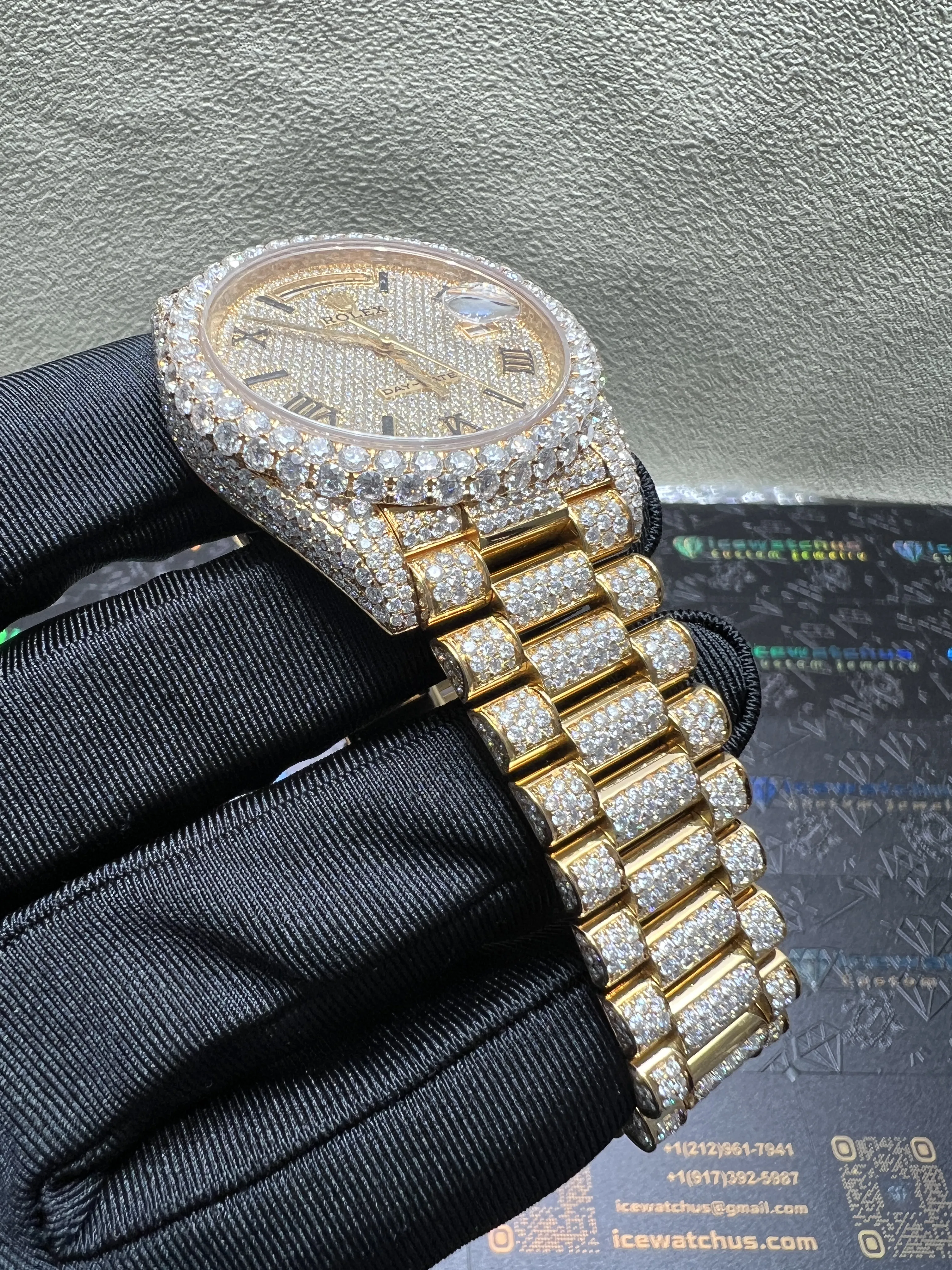 Day-Date 40mm Icedout Pavé Watch D1147519273 — view 3