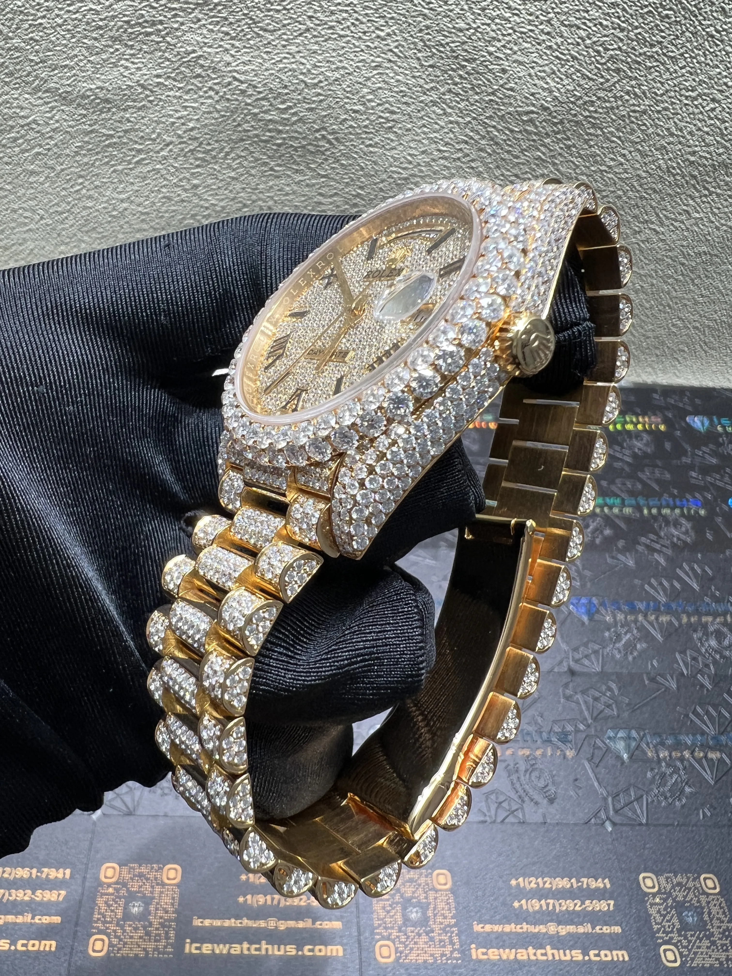 Day-Date 40mm Icedout Pavé Watch D1147519273 — view 4