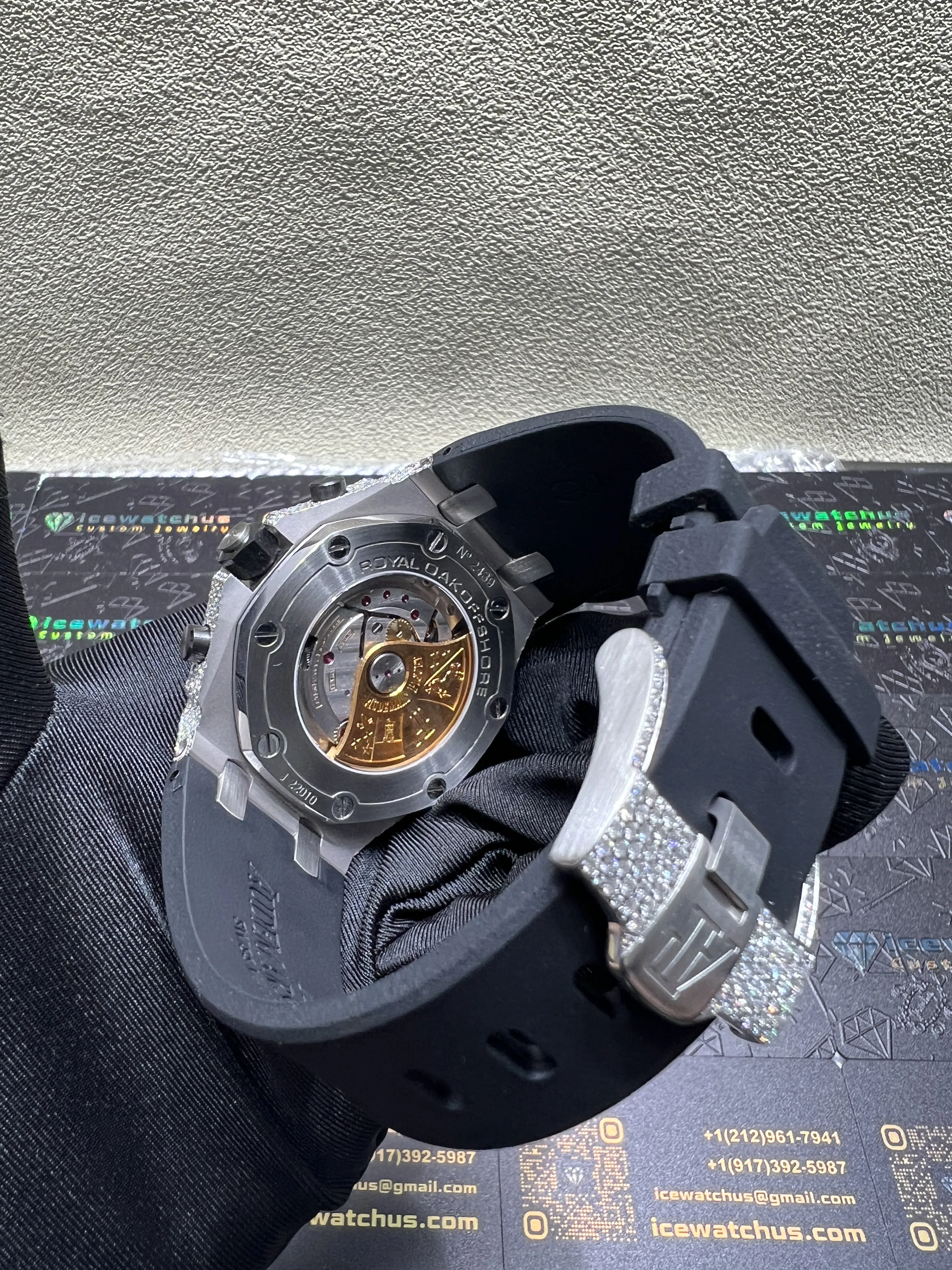 Royal Oak Offshore Icedout Chronograph Watch D877519282 — view 9
