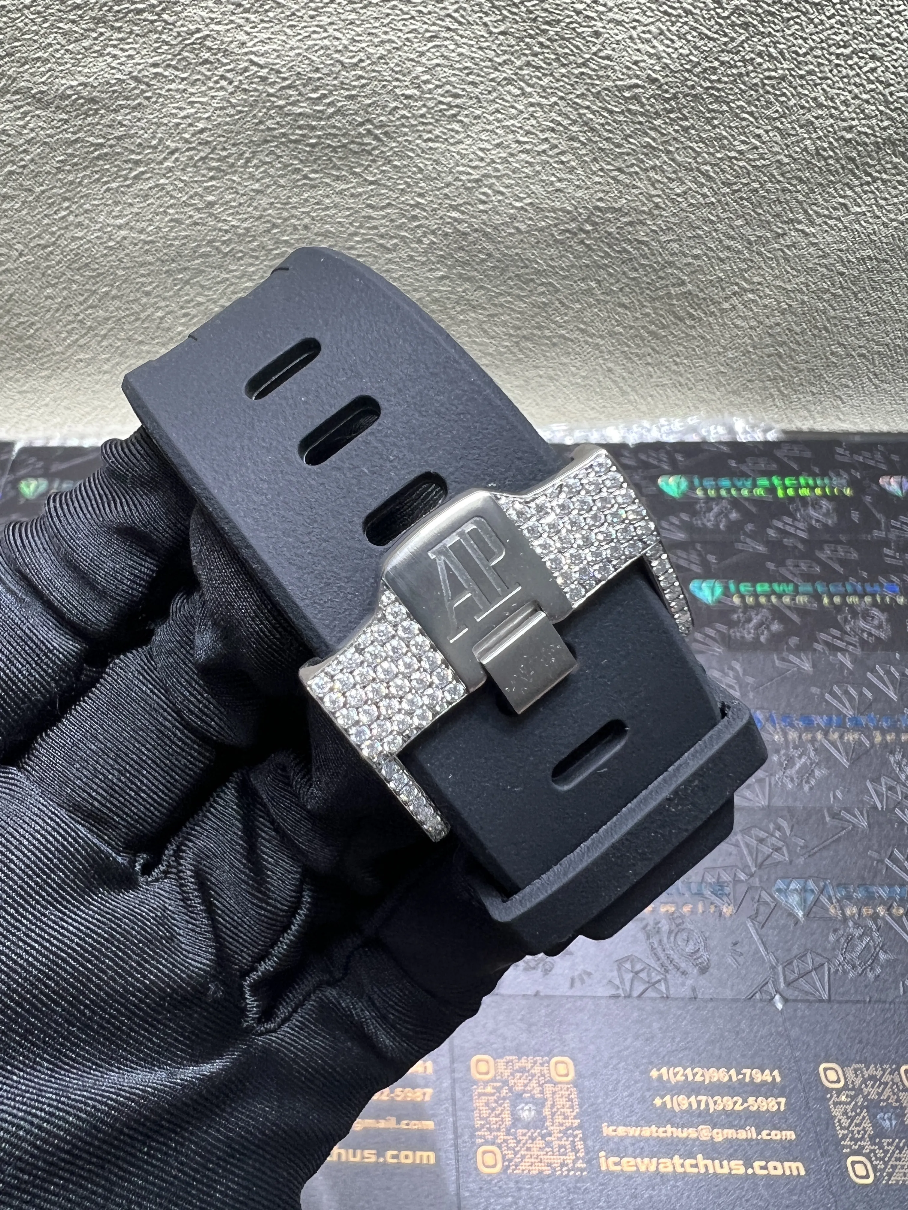 Royal Oak Offshore Icedout Chronograph Watch D877519282 — view 10