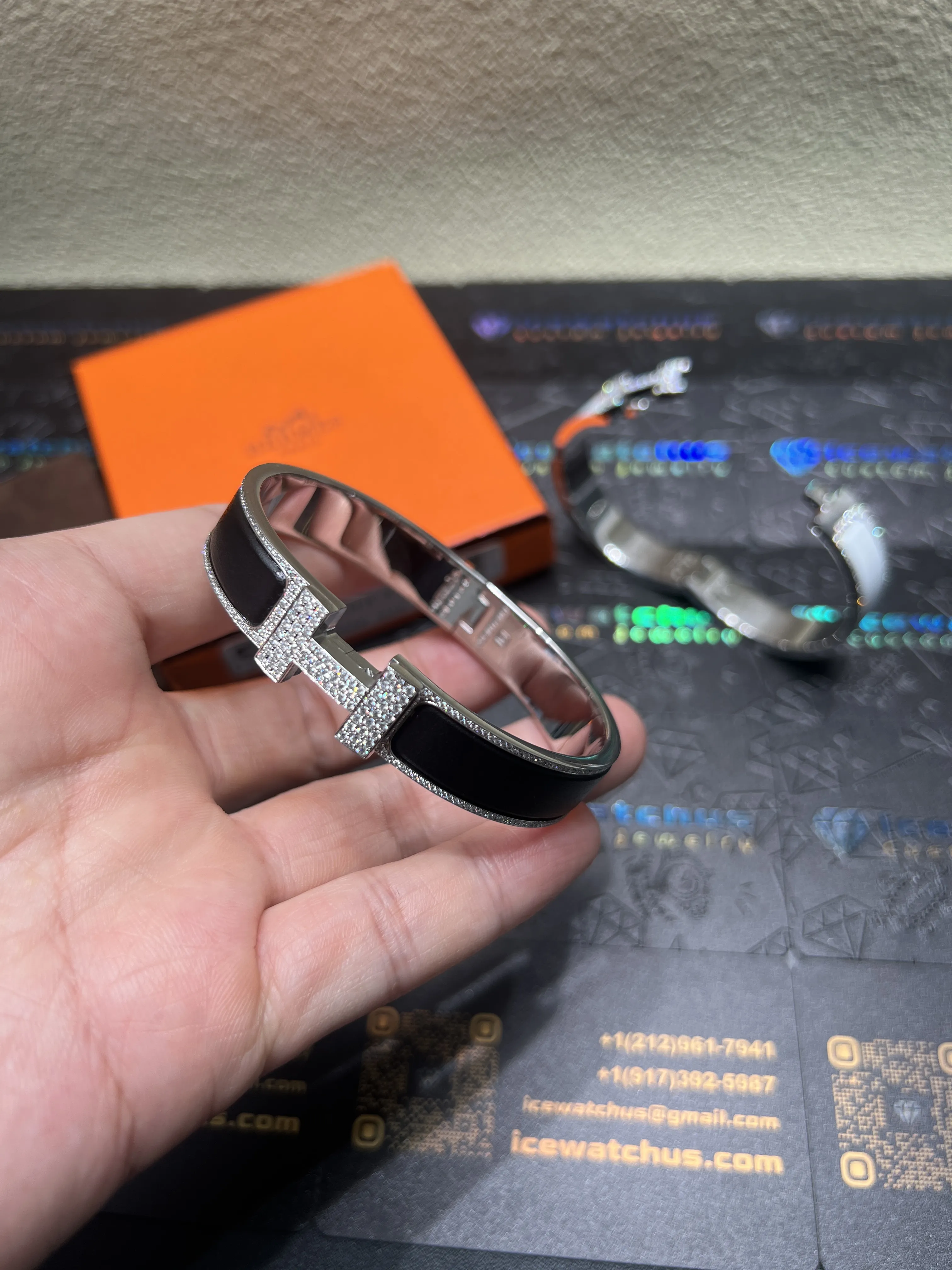 0074 Icedout Hermes D371319286 — view 5