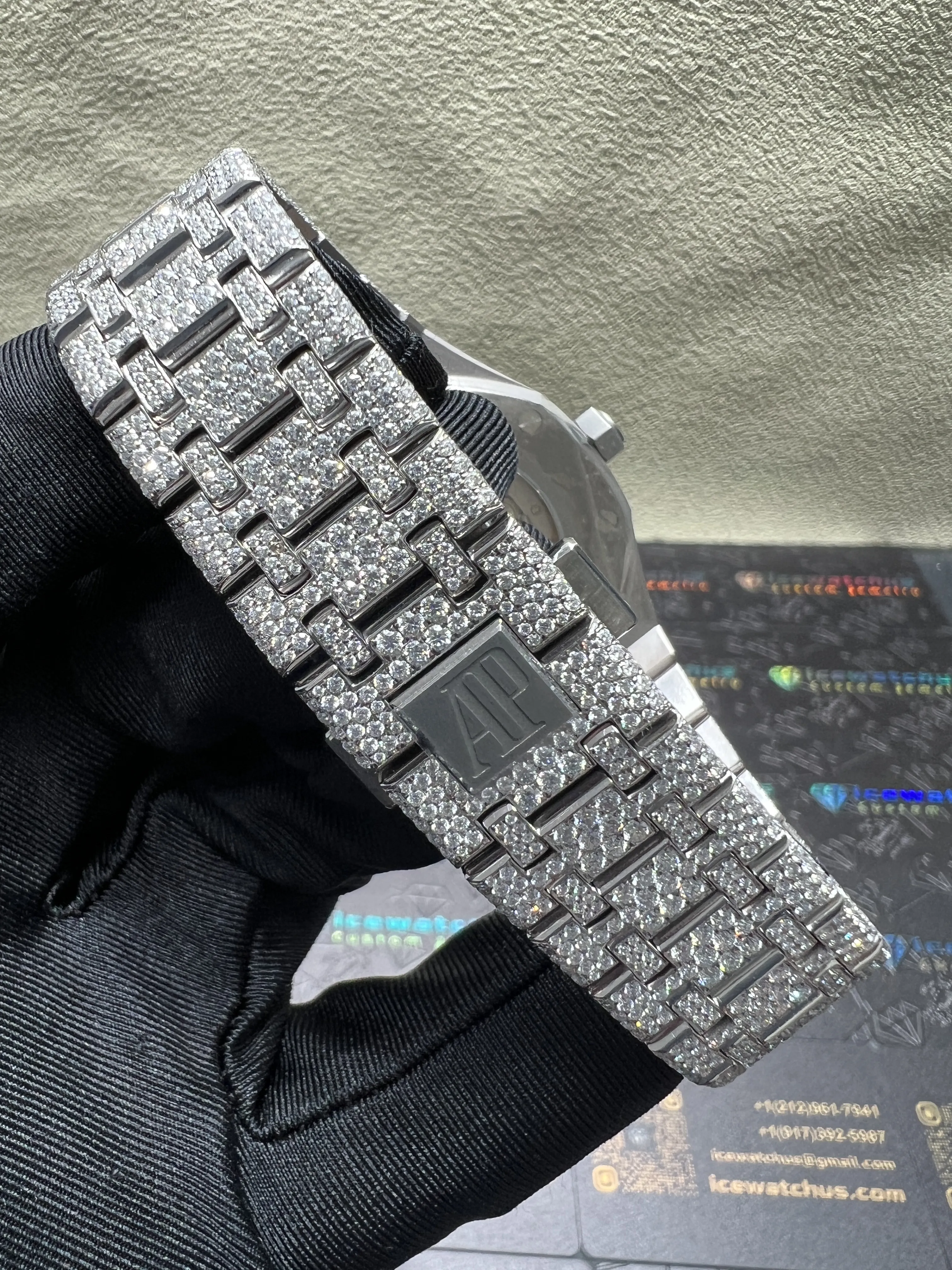 Royal Oak 15400 Icedout Pavé Diamond Watch D1215019287 — view 9
