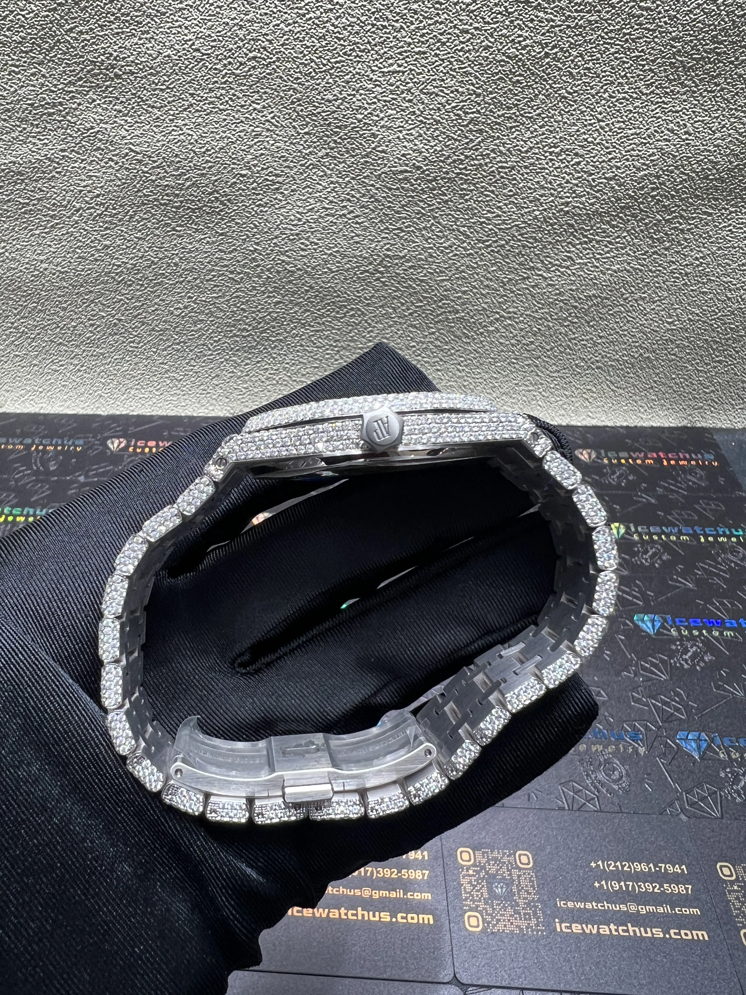 Royal Oak 15400 Icedout Pavé Diamond Watch D1215019287 — view 10