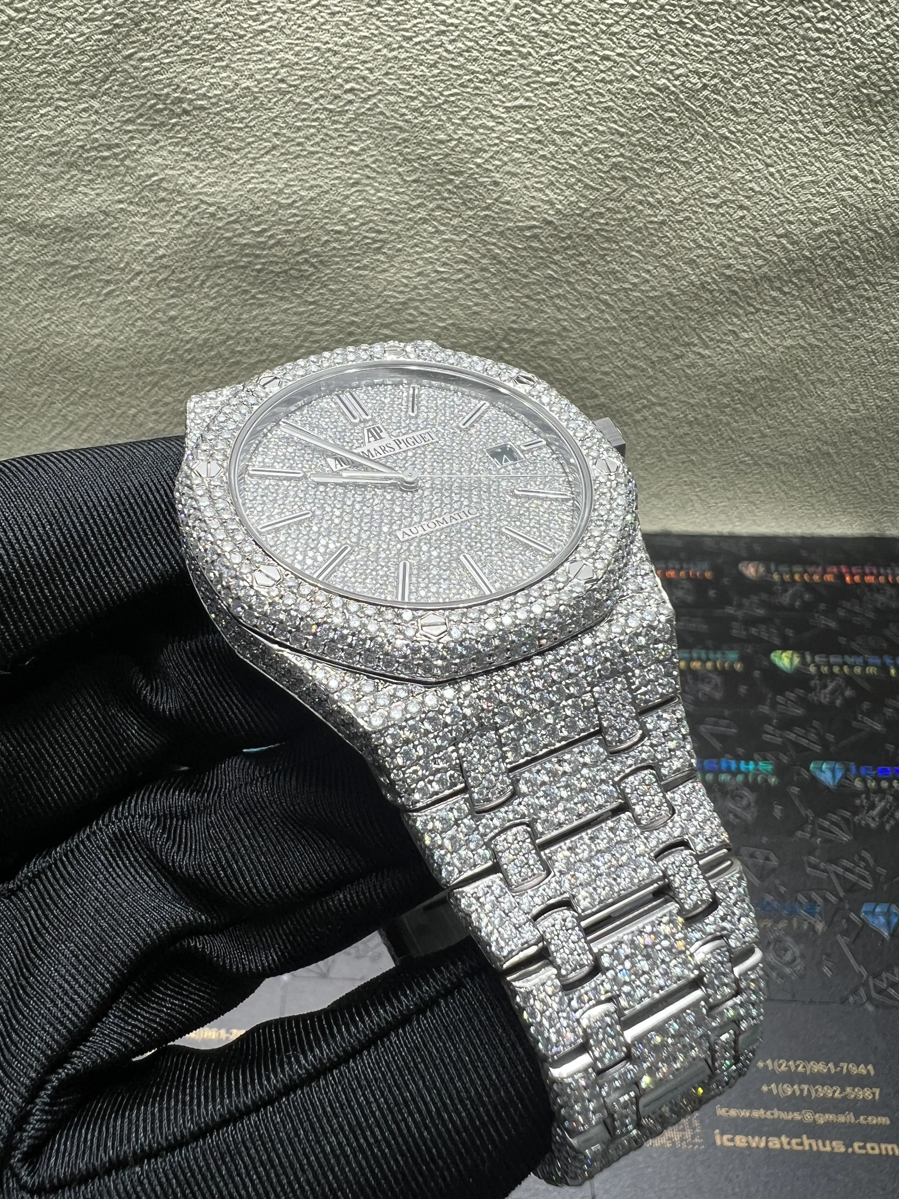 Royal Oak 15400 Icedout Pavé Diamond Watch D1215019287 — view 3