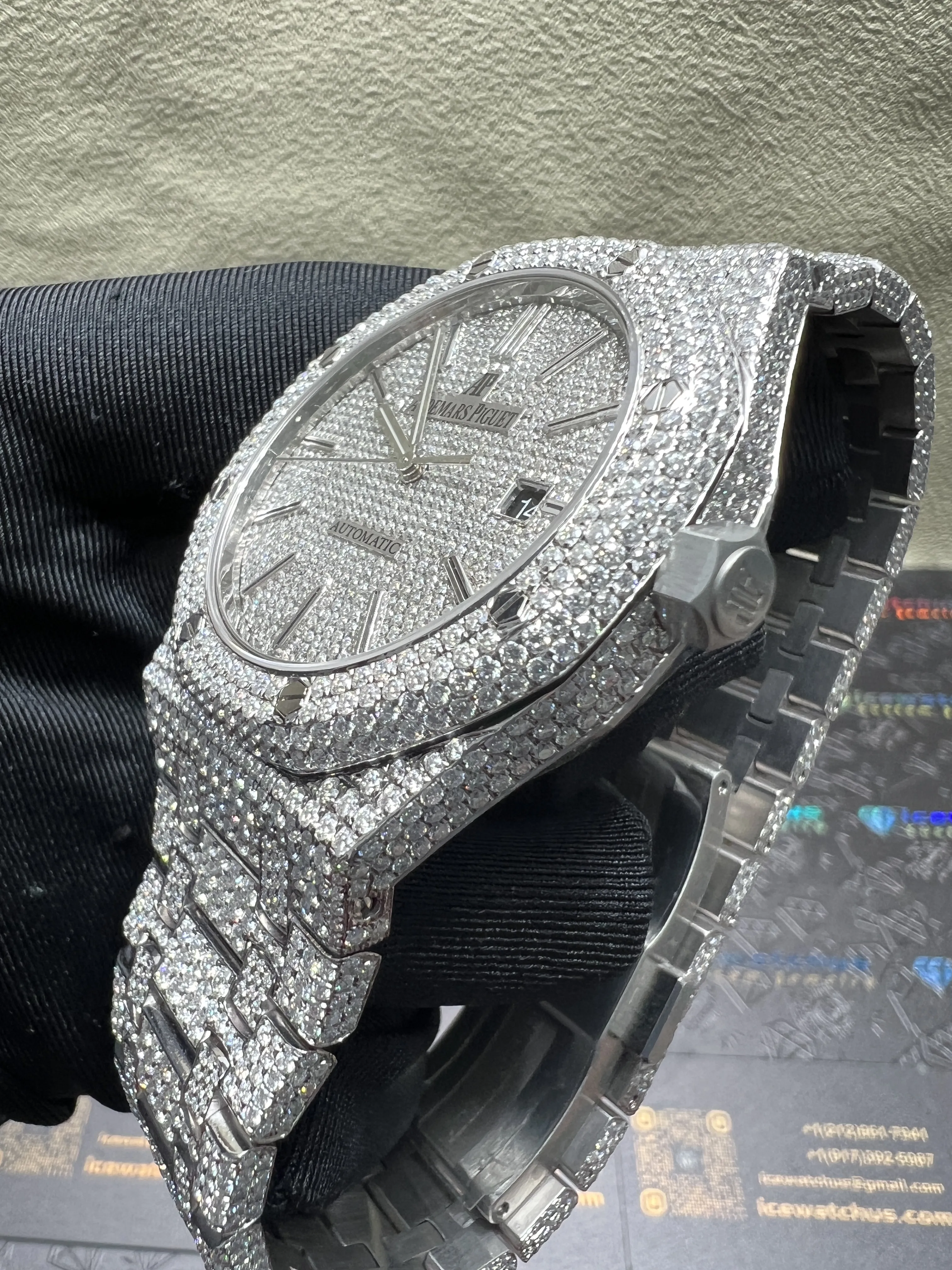 Royal Oak 15400 Icedout Pavé Diamond Watch D1215019287 — view 5