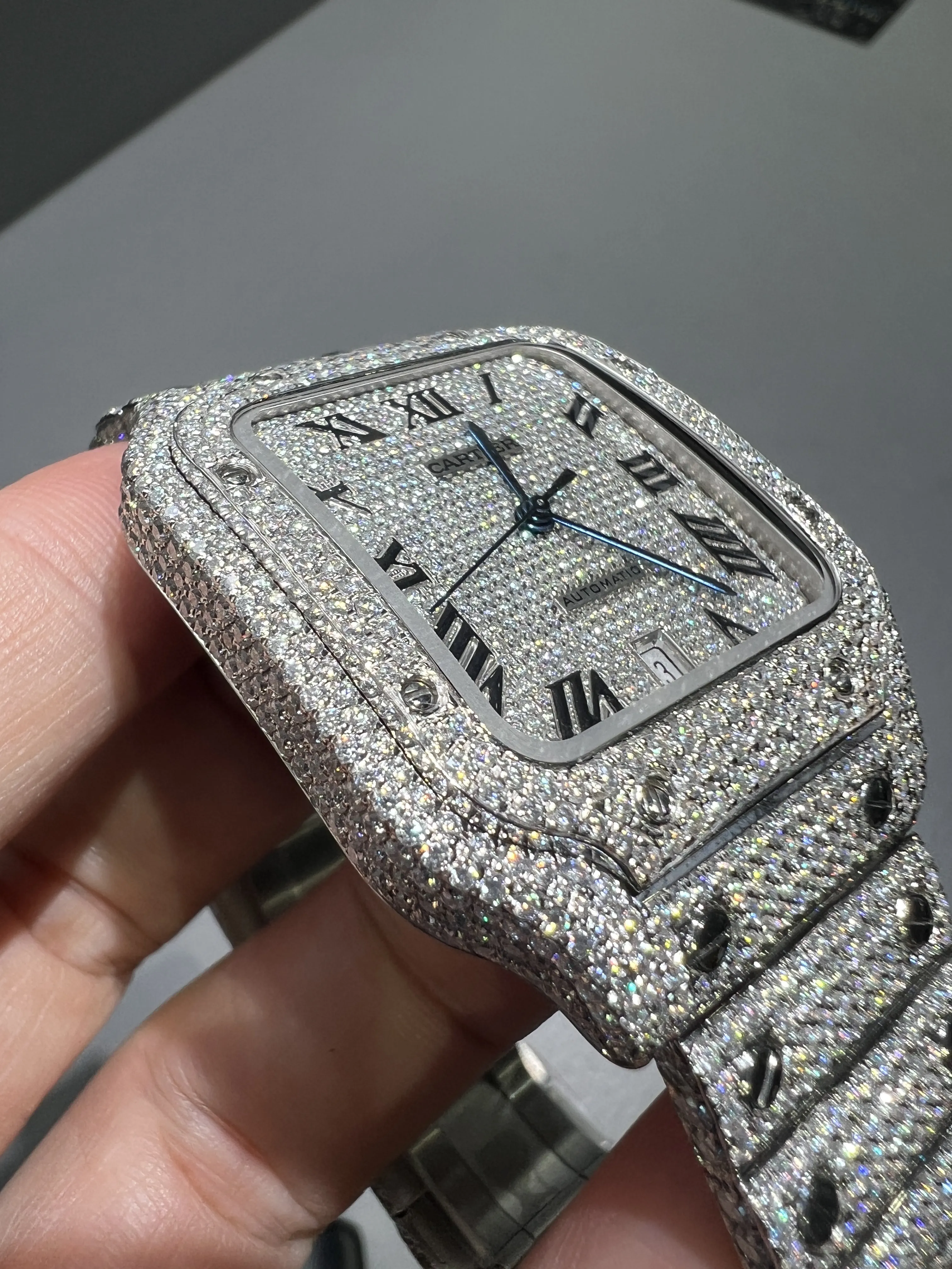 Santos Pavé Diamond Icedout Watch D1147519307 — view 9